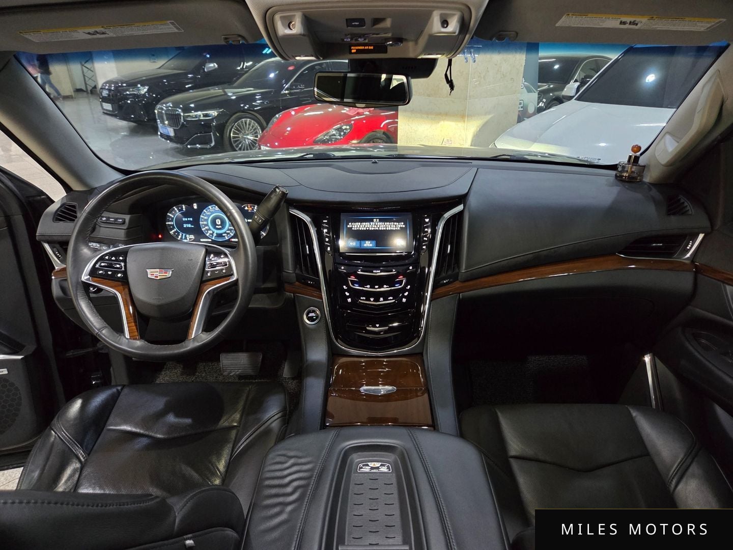 Cadillac Escalade 2017 — миниатюра 9