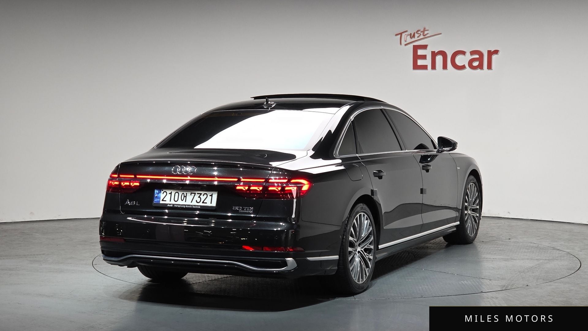 Audi A8 (D5) 2023 — миниатюра 2