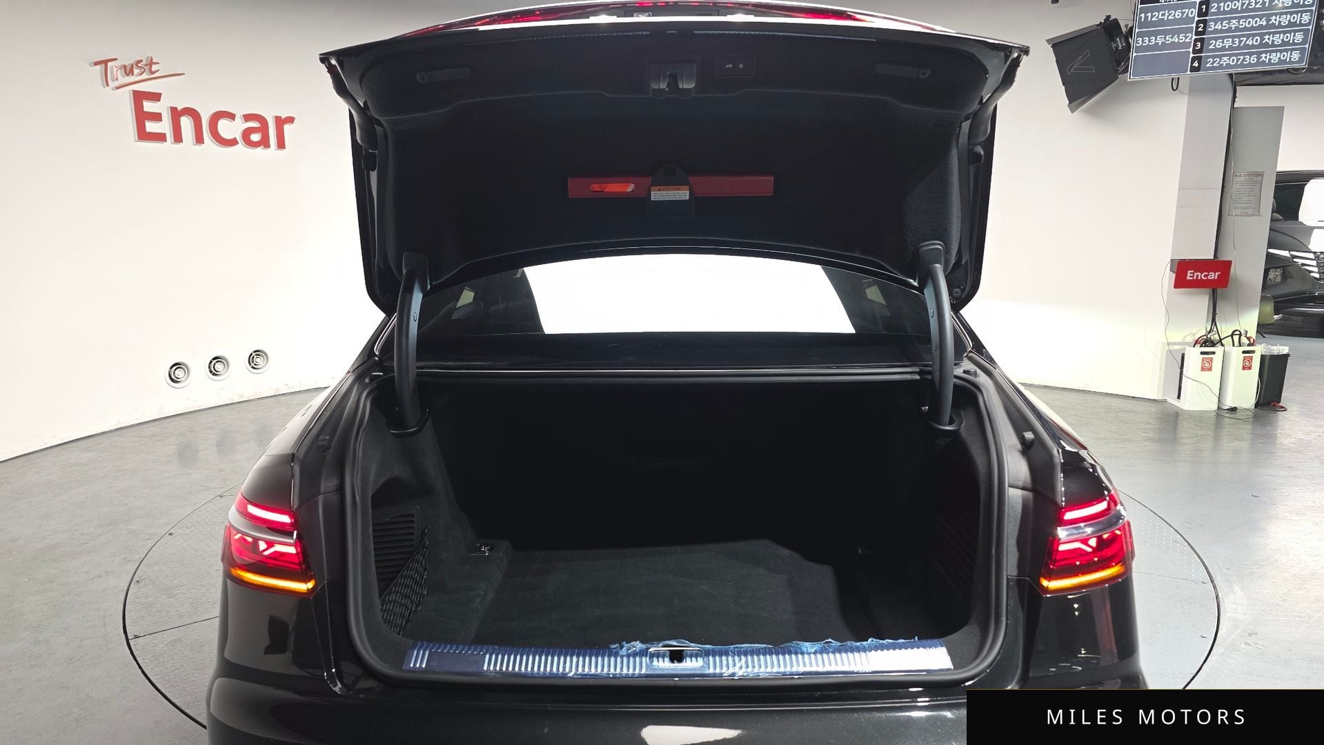Audi A8 (D5) 2023 — миниатюра 20