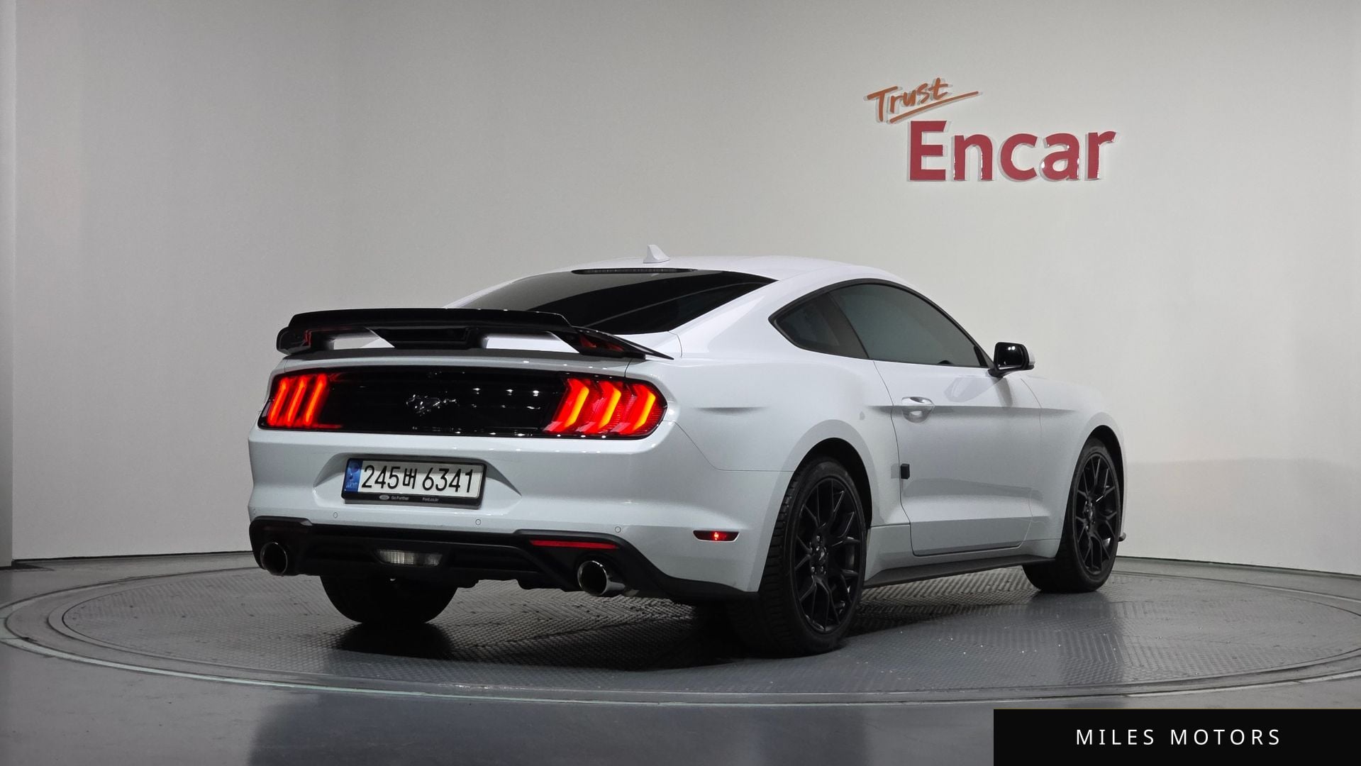 Ford Mustang 2023 — миниатюра 2