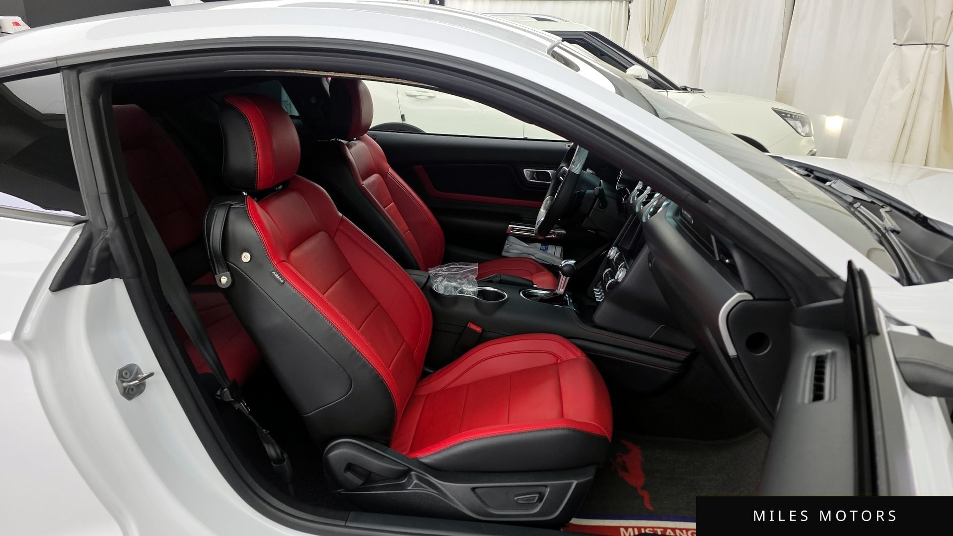 Ford Mustang 2023 — миниатюра 11