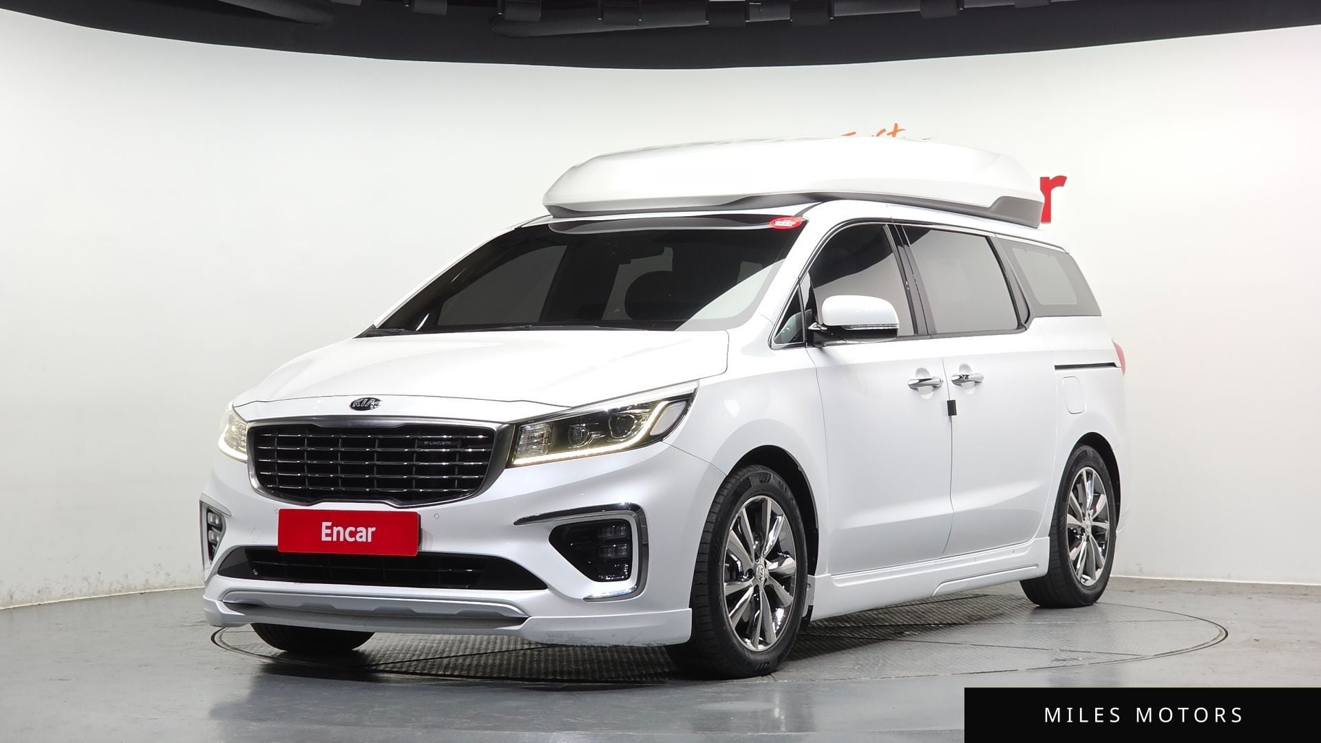 Kia Canival 2019 — фото 1 из 12