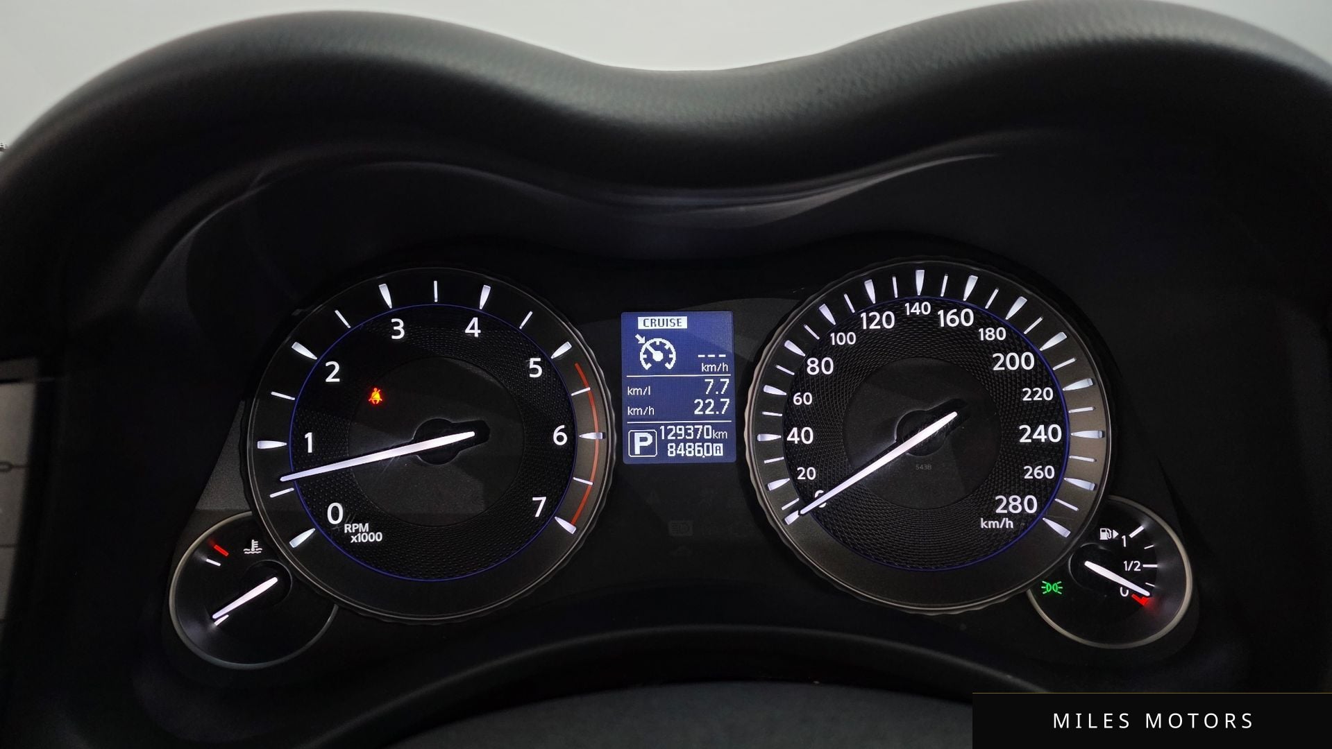 Infiniti Q70 2015 — миниатюра 8