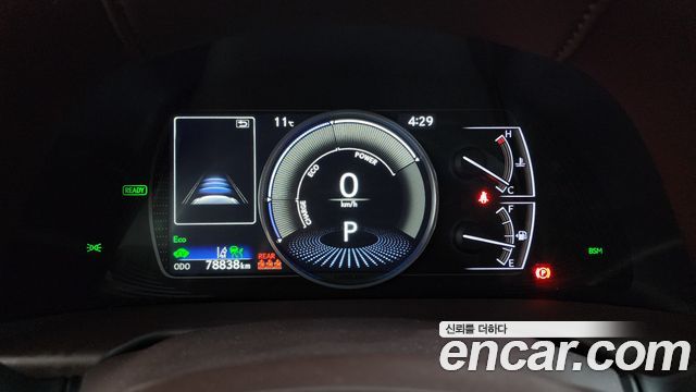 Лексус ES300h 2019 — миниатюра 8