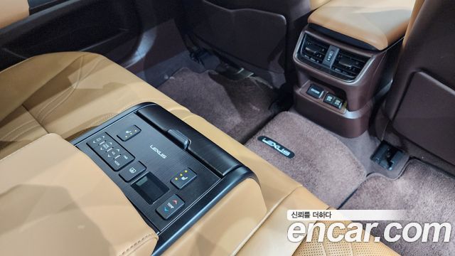 Лексус ES300h 2019 — миниатюра 18
