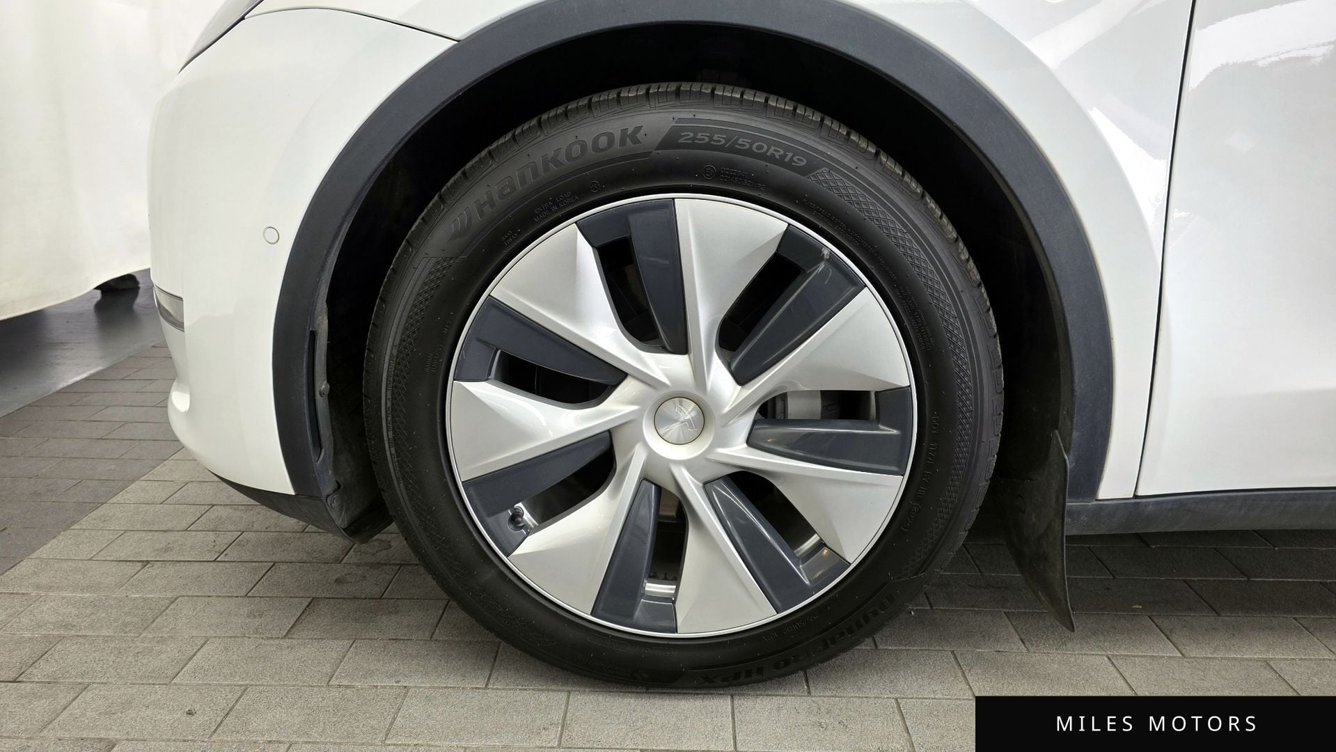 Tesla Model Y 2021 — миниатюра 5
