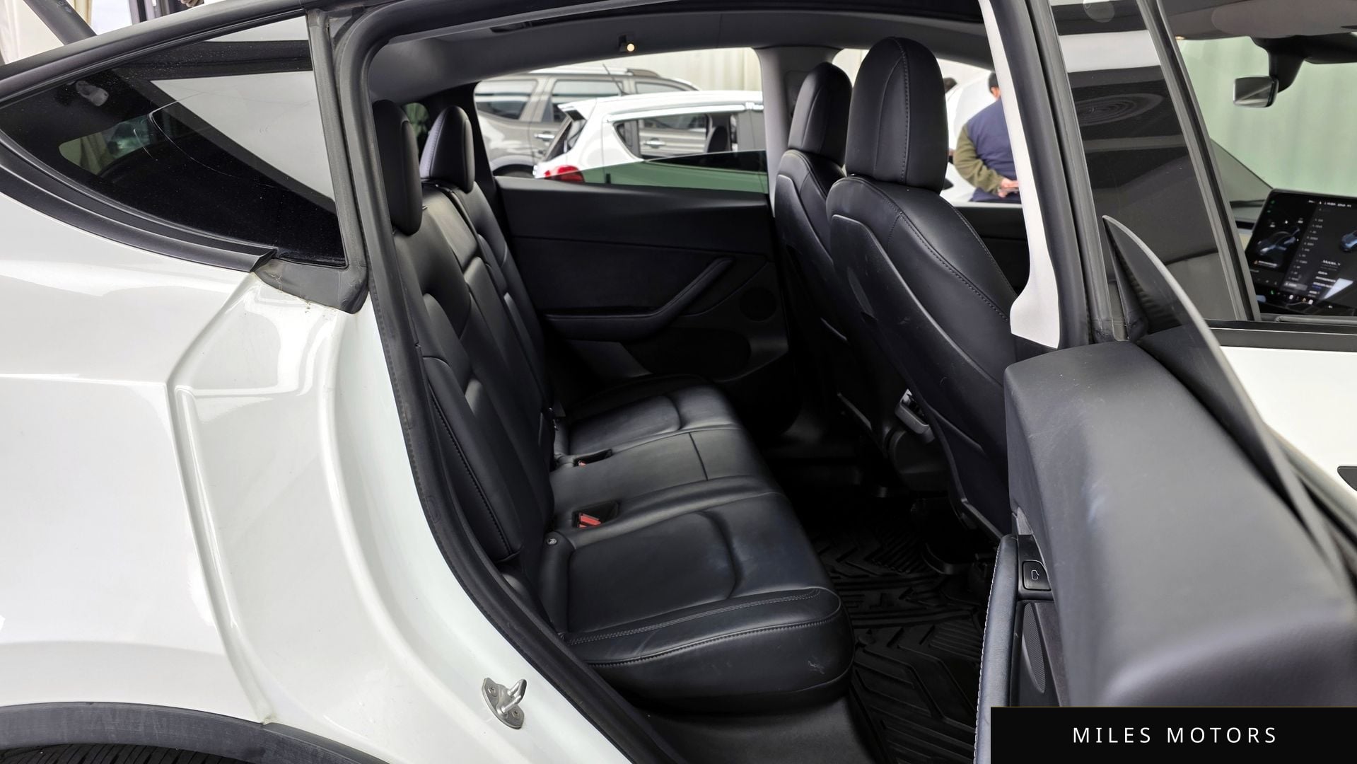 Tesla Model Y 2021 — миниатюра 12