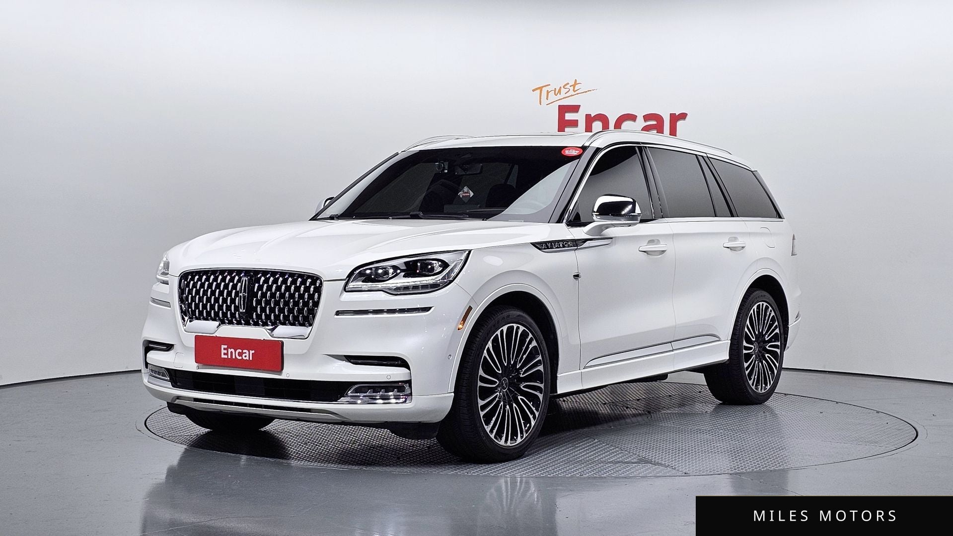 Lincoln Aviator 2021 — фото 1 из 12