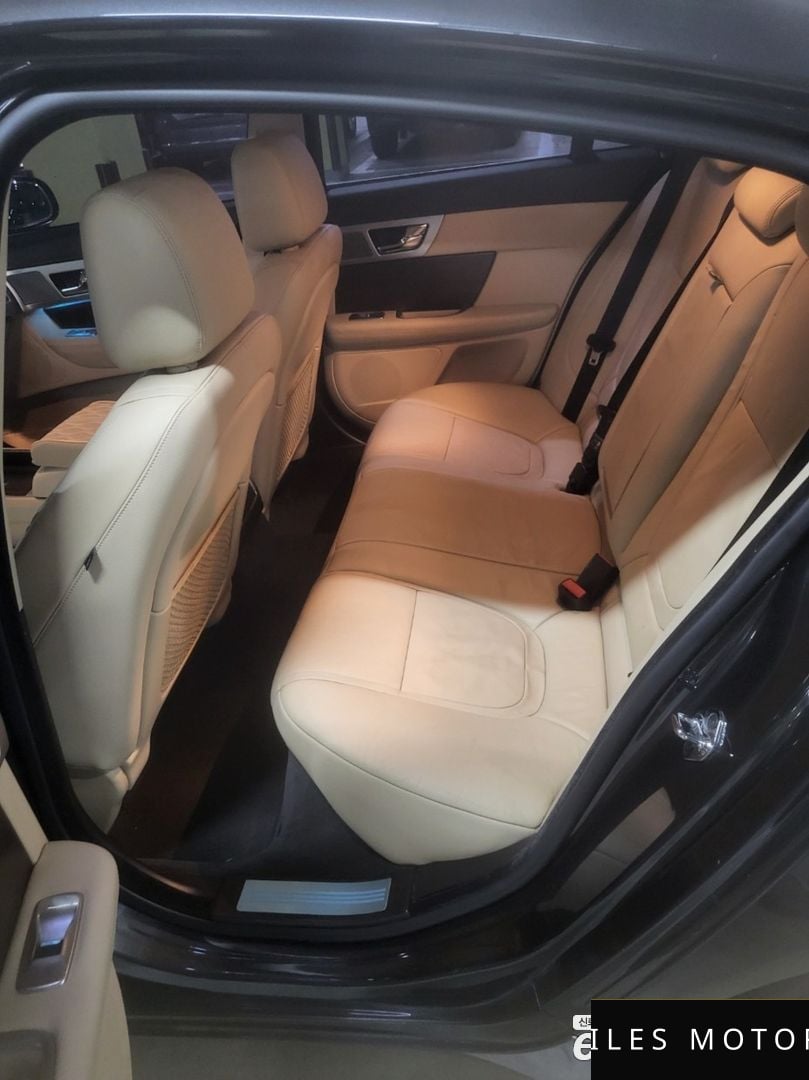 Jaguar New XF 2015 — миниатюра 10