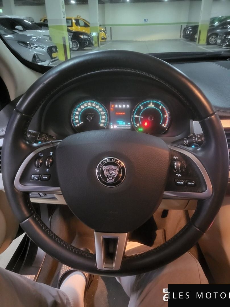 Jaguar New XF 2015 — миниатюра 11