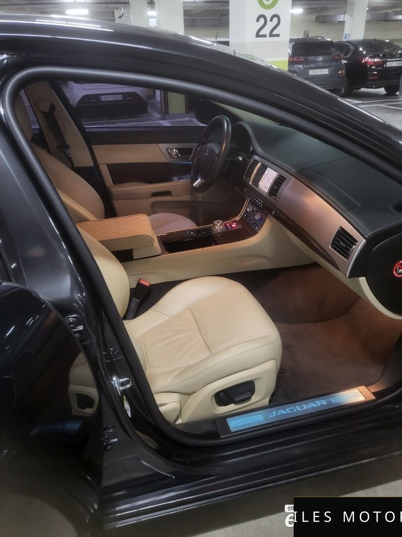 Jaguar New XF 2015 — миниатюра 12
