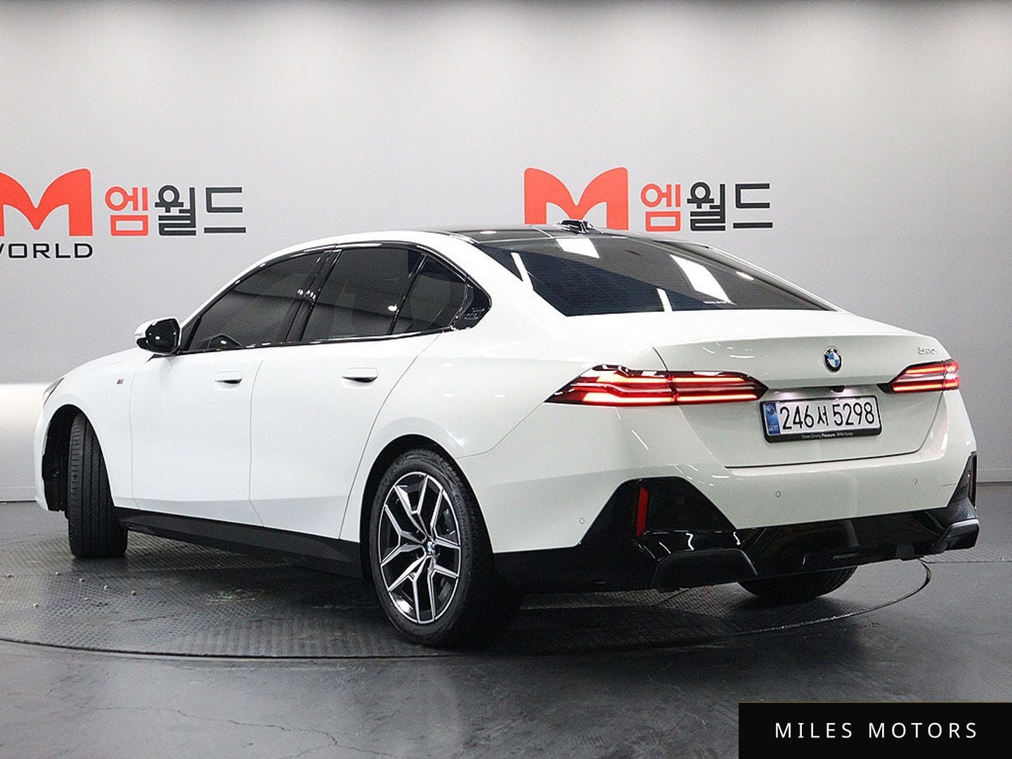 BMW 5 Series (G60) 2025 — миниатюра 4
