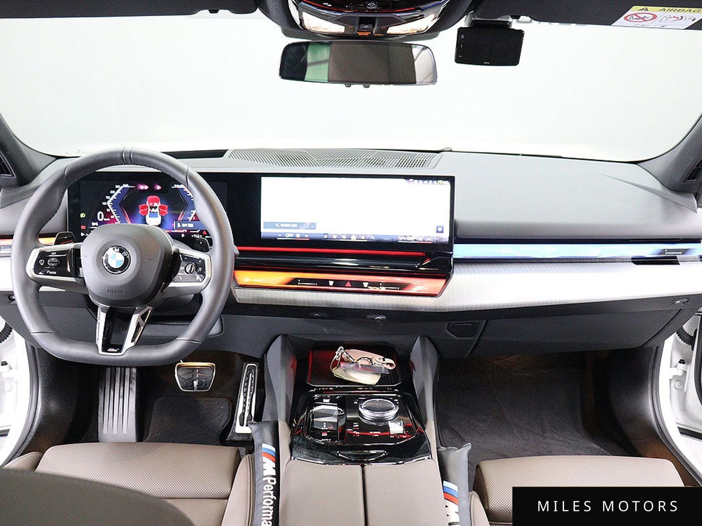 BMW 5 Series (G60) 2025 — миниатюра 7