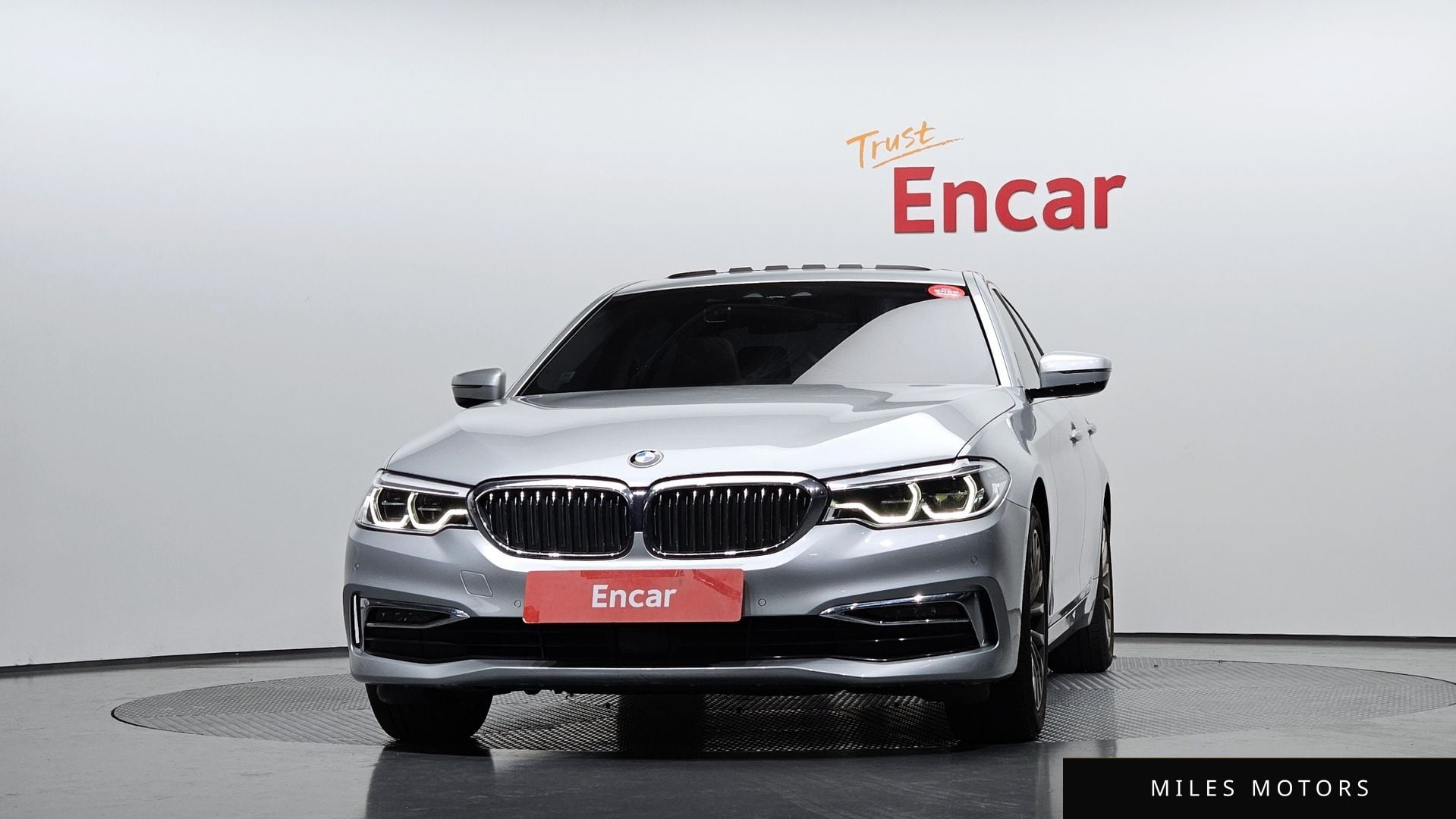 BMW 5 Series (G30) 2019 — миниатюра 3