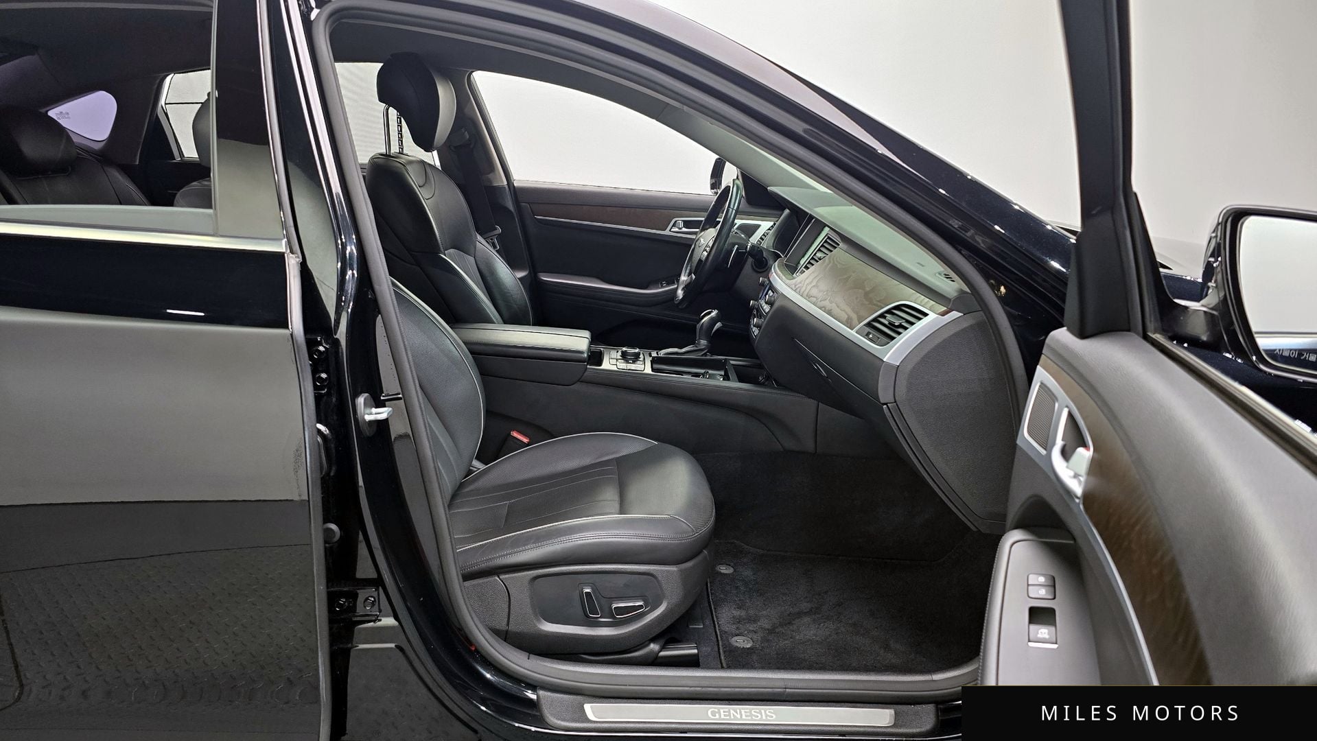 Hyundai Genesis 2015 — миниатюра 10