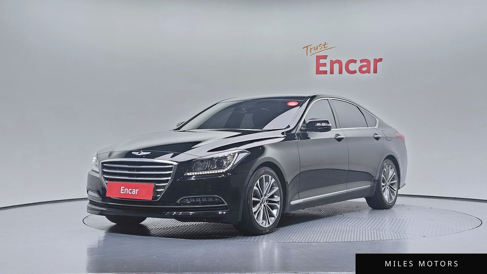 Hyundai Genesis 2015 — фото 1 из 12