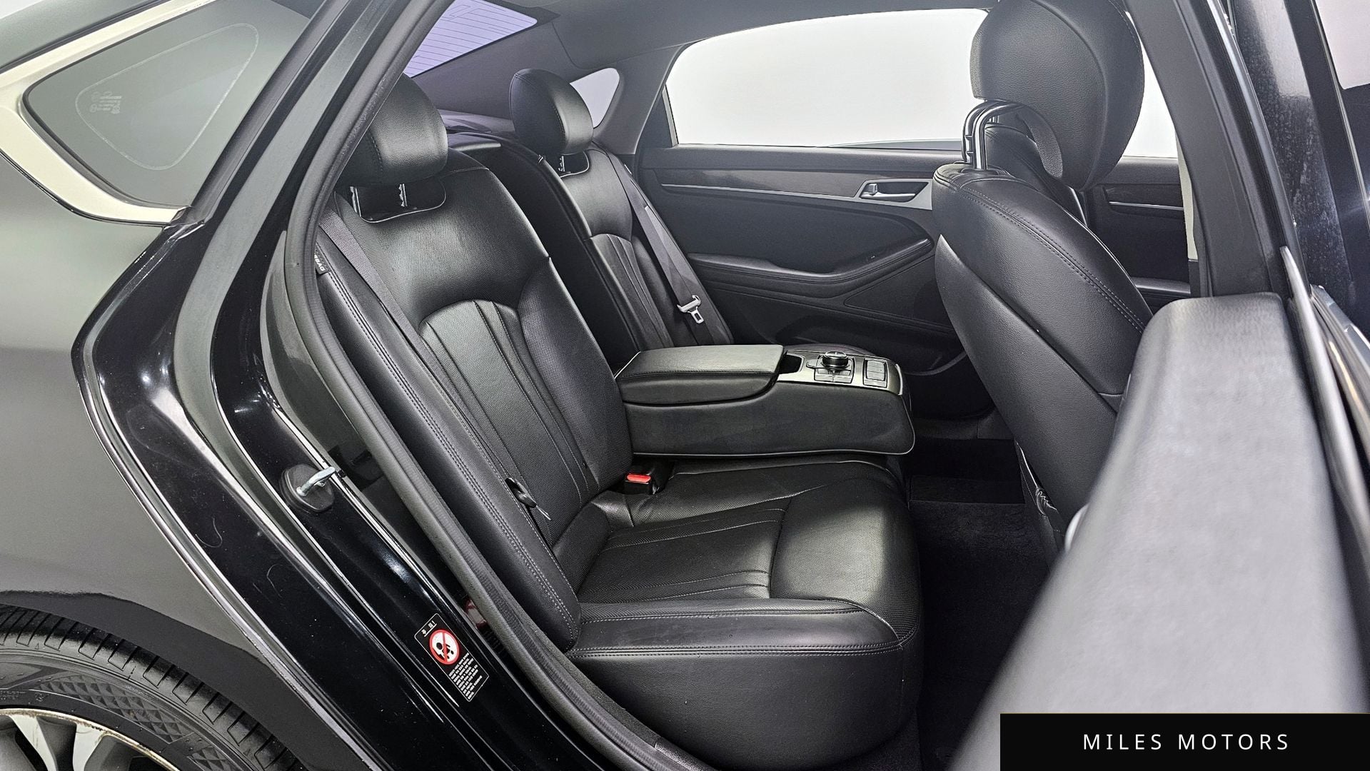 Hyundai Genesis 2015 — миниатюра 12