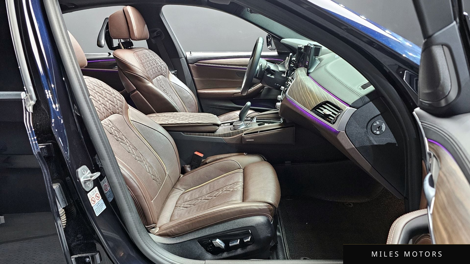 BMW 5 Series (G30) 2020 — миниатюра 11
