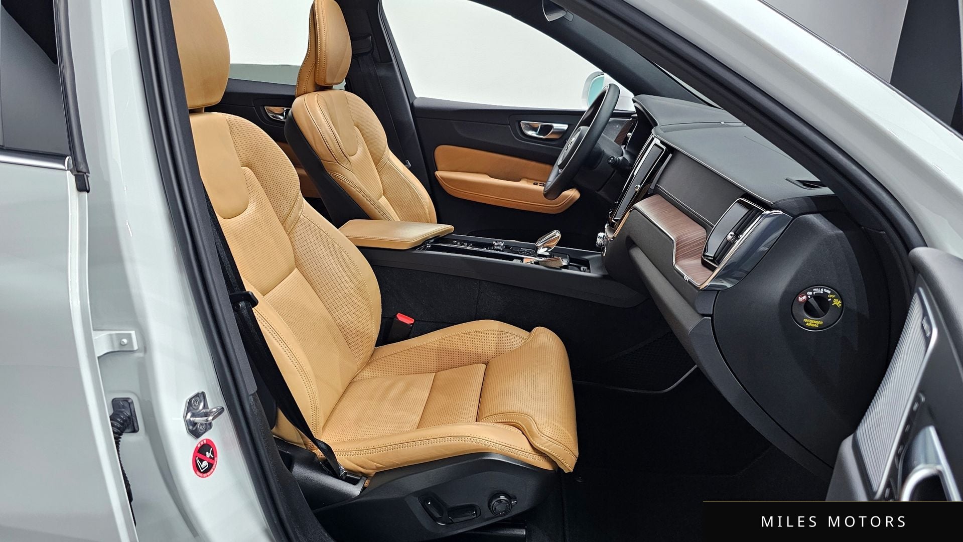 Volvo XC60 2021 — миниатюра 10
