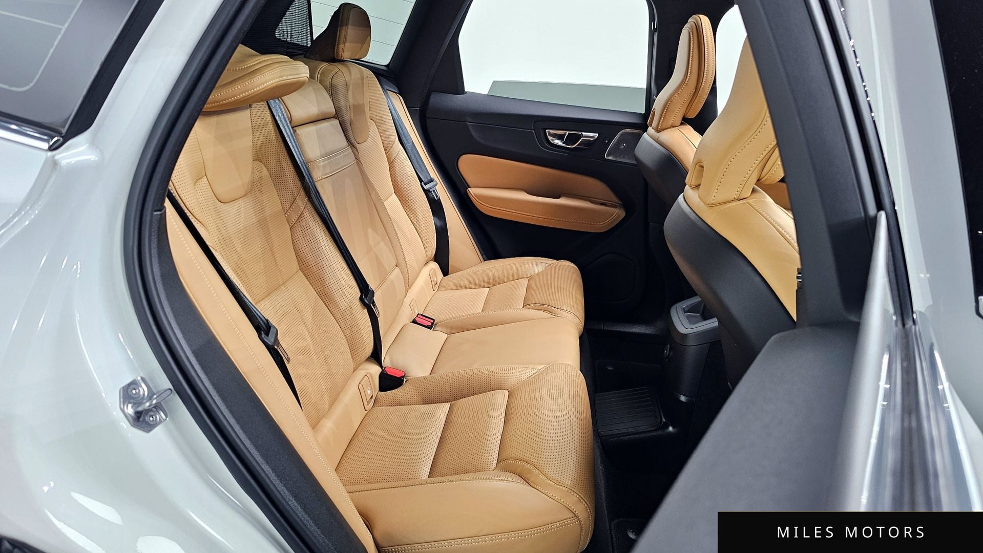 Volvo XC60 2021 — миниатюра 12
