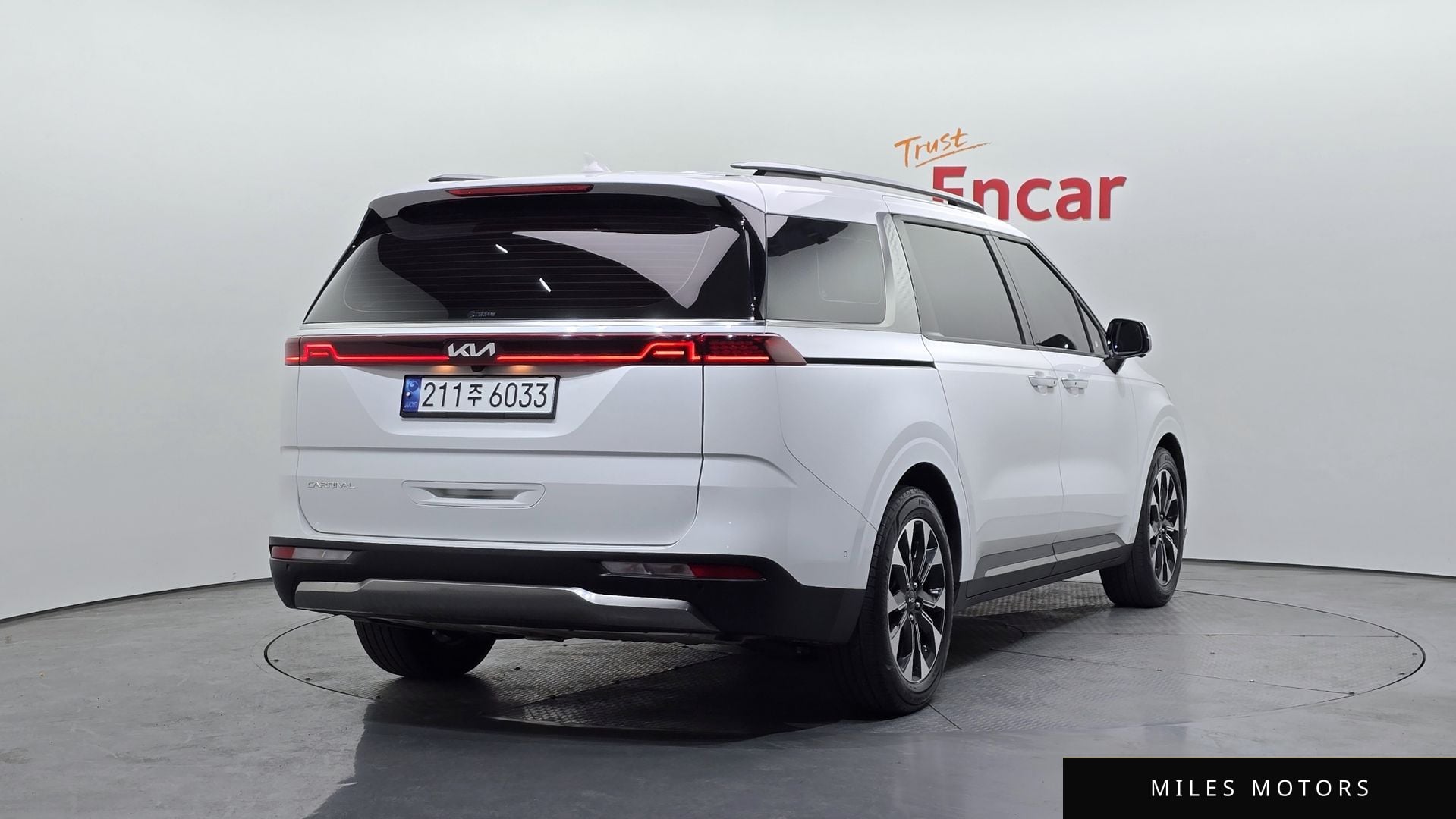 Kia Carnival 2023 — миниатюра 2