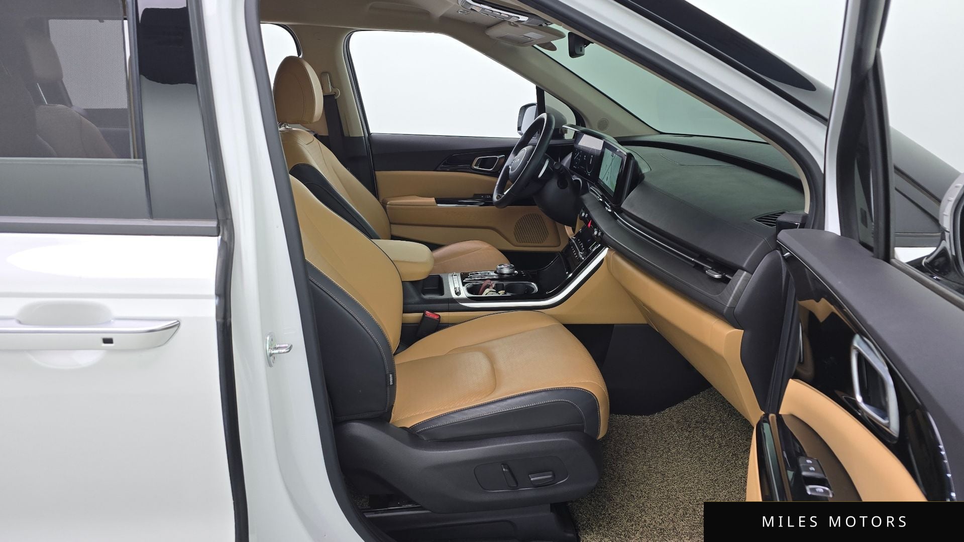 Kia Carnival 2023 — миниатюра 11