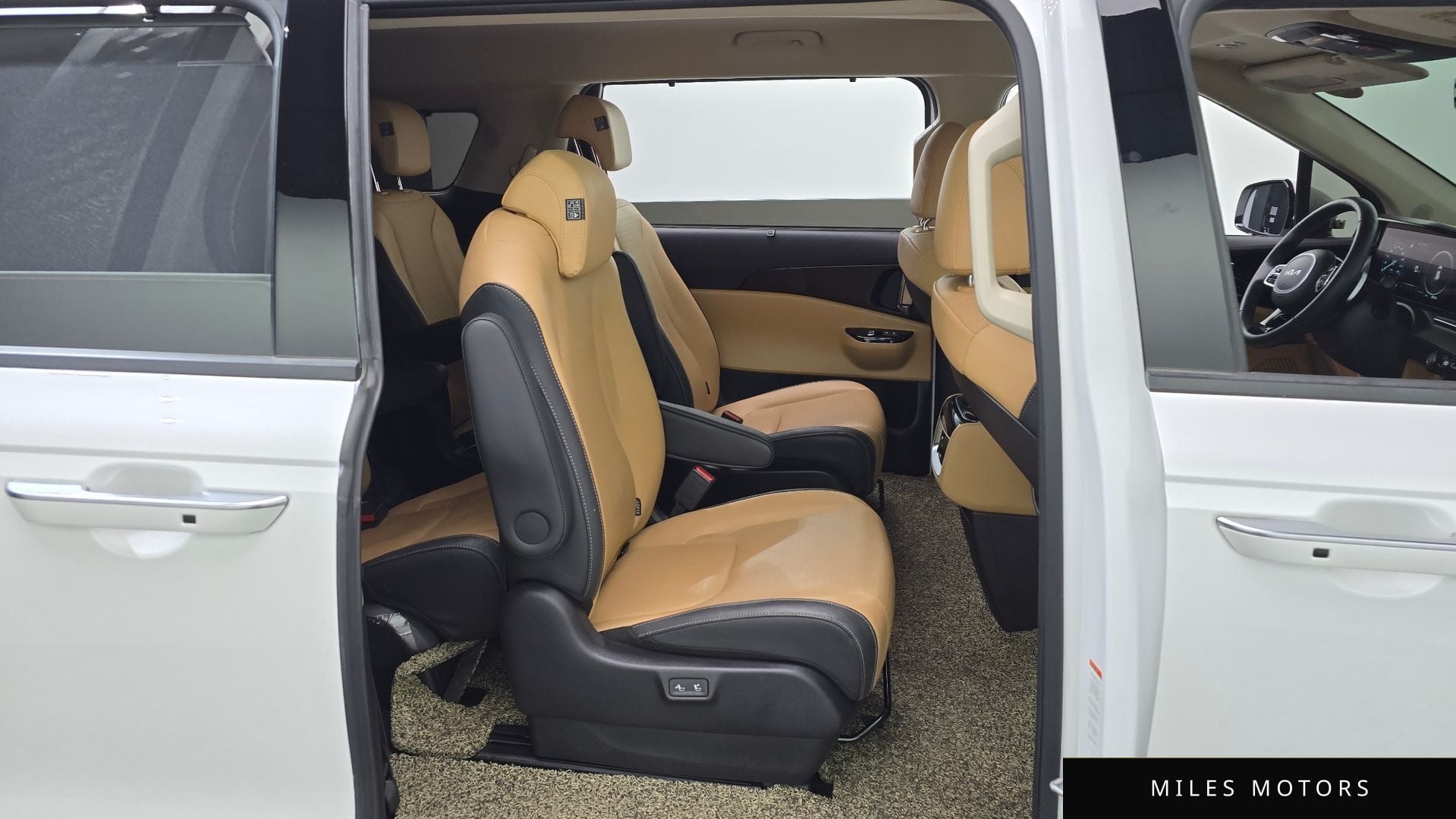 Kia Carnival 2023 — миниатюра 12