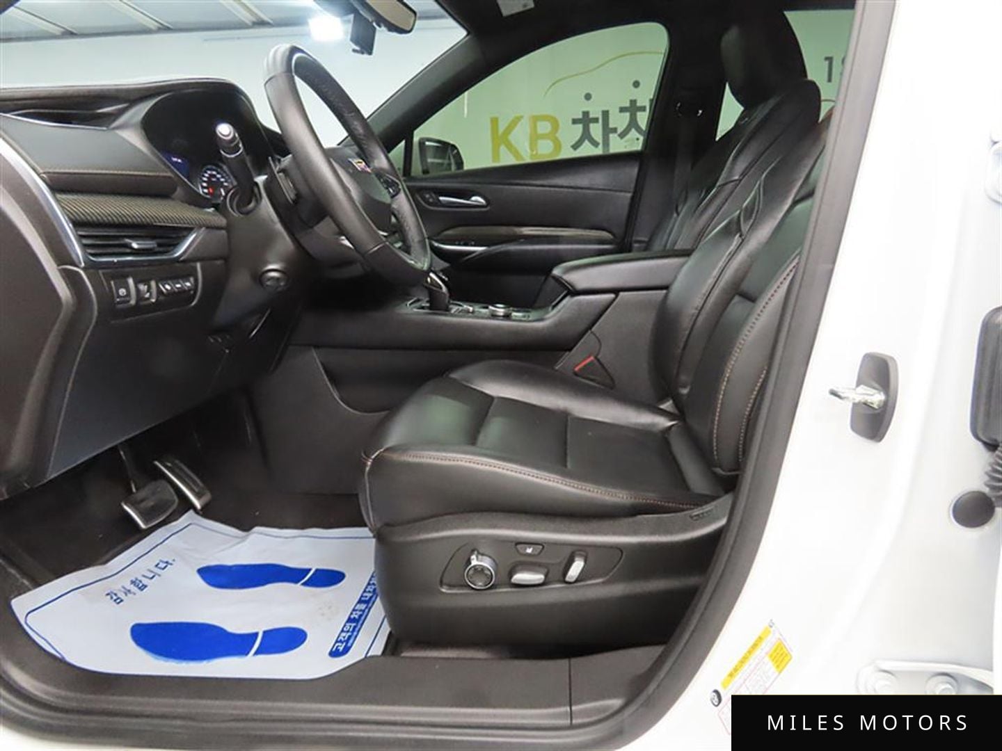 Cadillac XT4 2023 — миниатюра 5