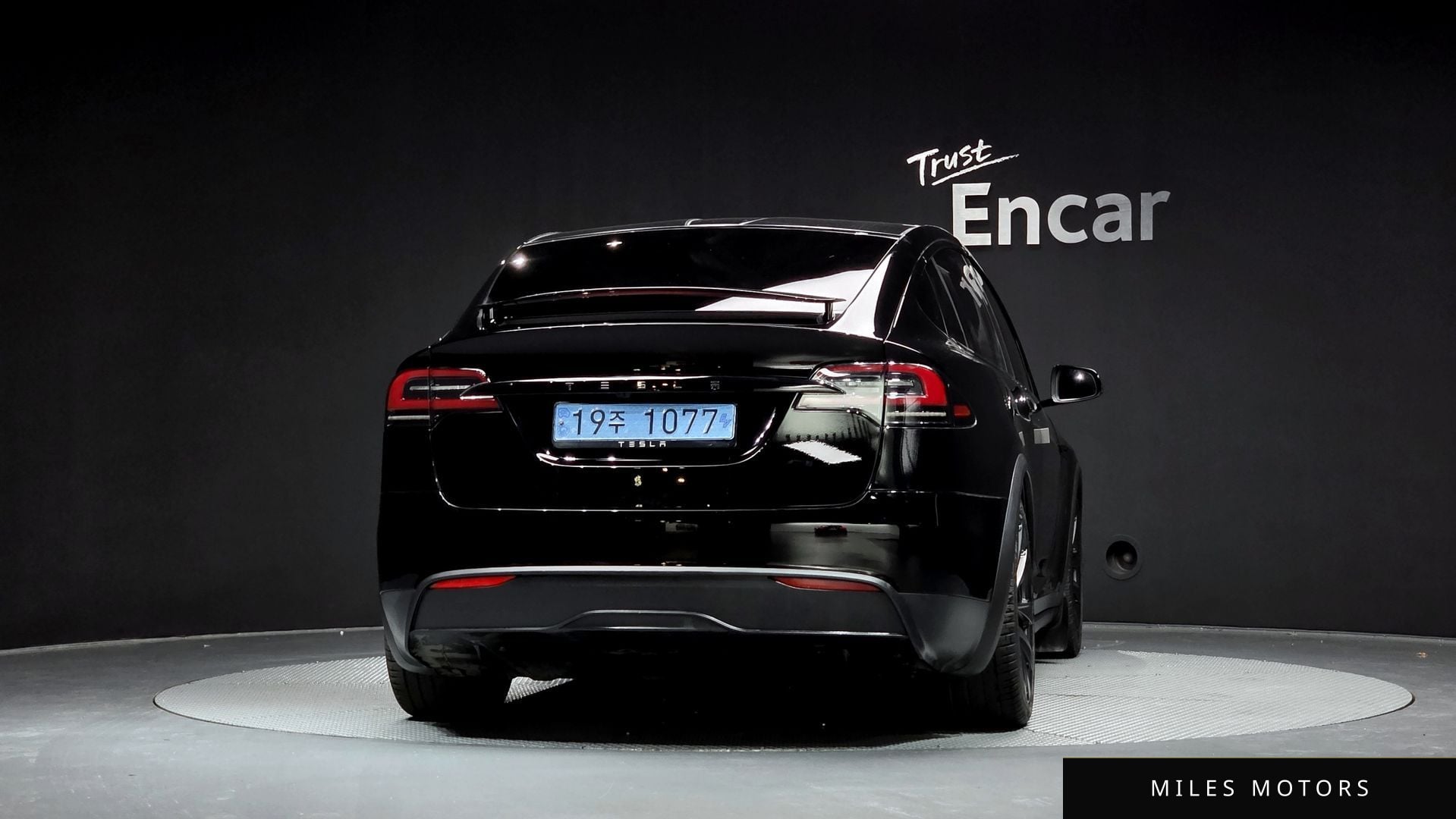 Tesla Model X 2023 — миниатюра 4