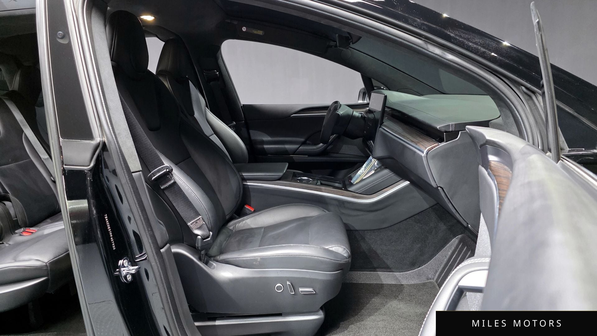 Tesla Model X 2023 — миниатюра 11