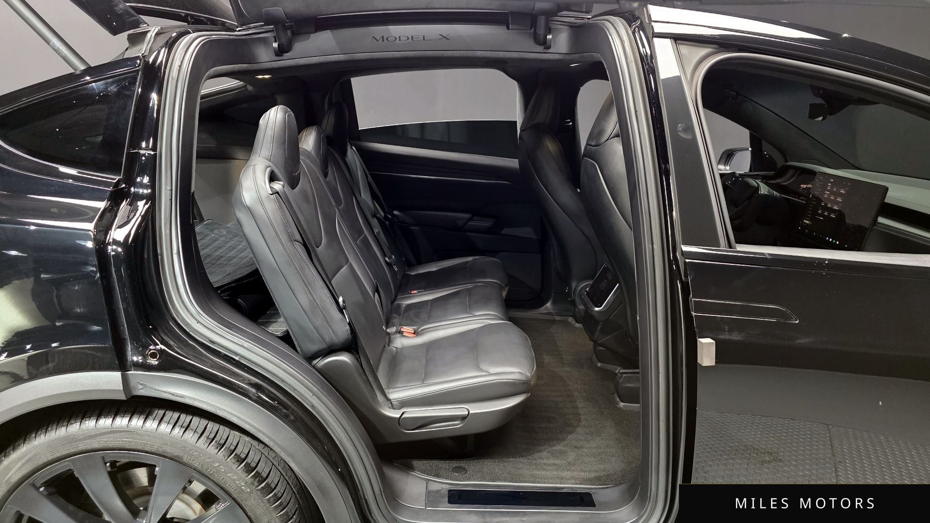 Tesla Model X 2023 — миниатюра 12