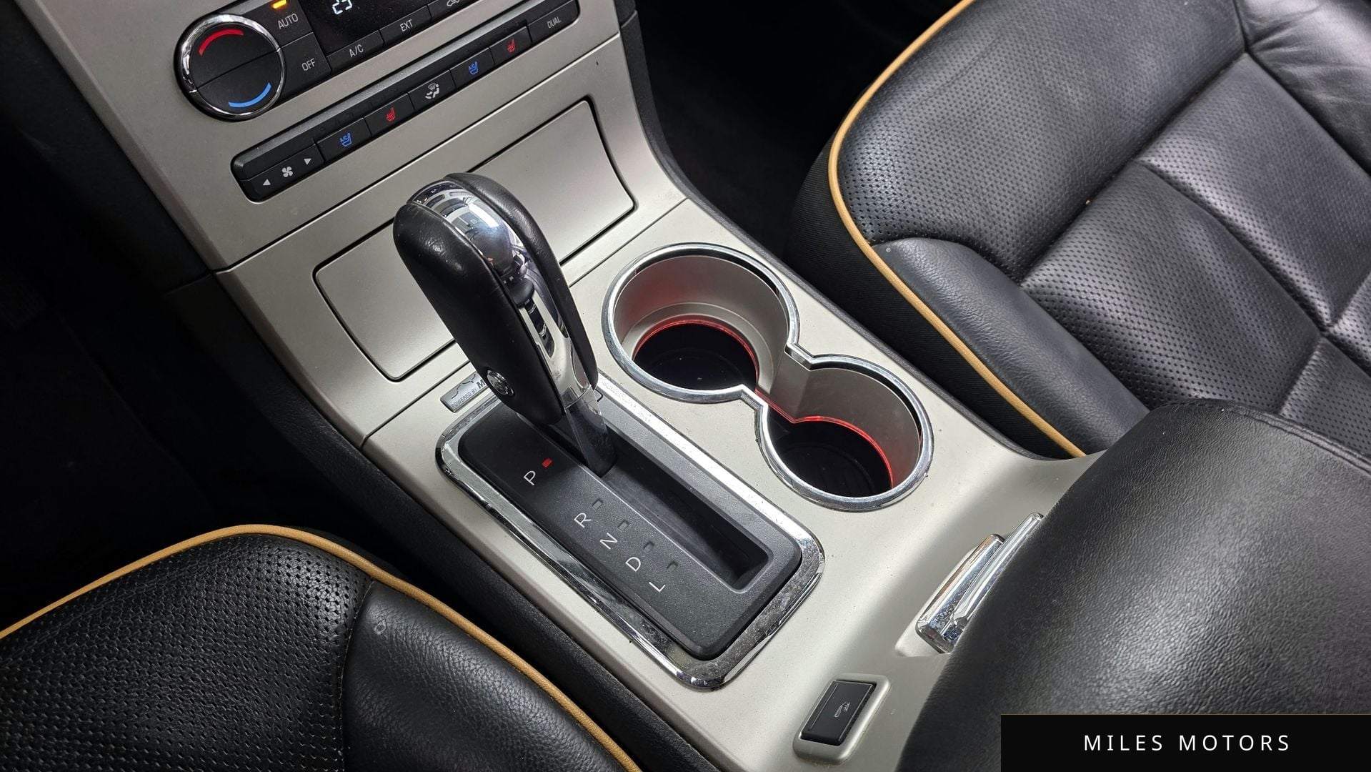Lincoln MKX 2010 — миниатюра 9