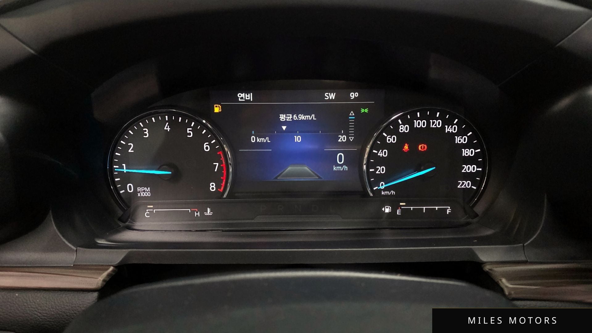 Ford Explorer 2021 — миниатюра 8