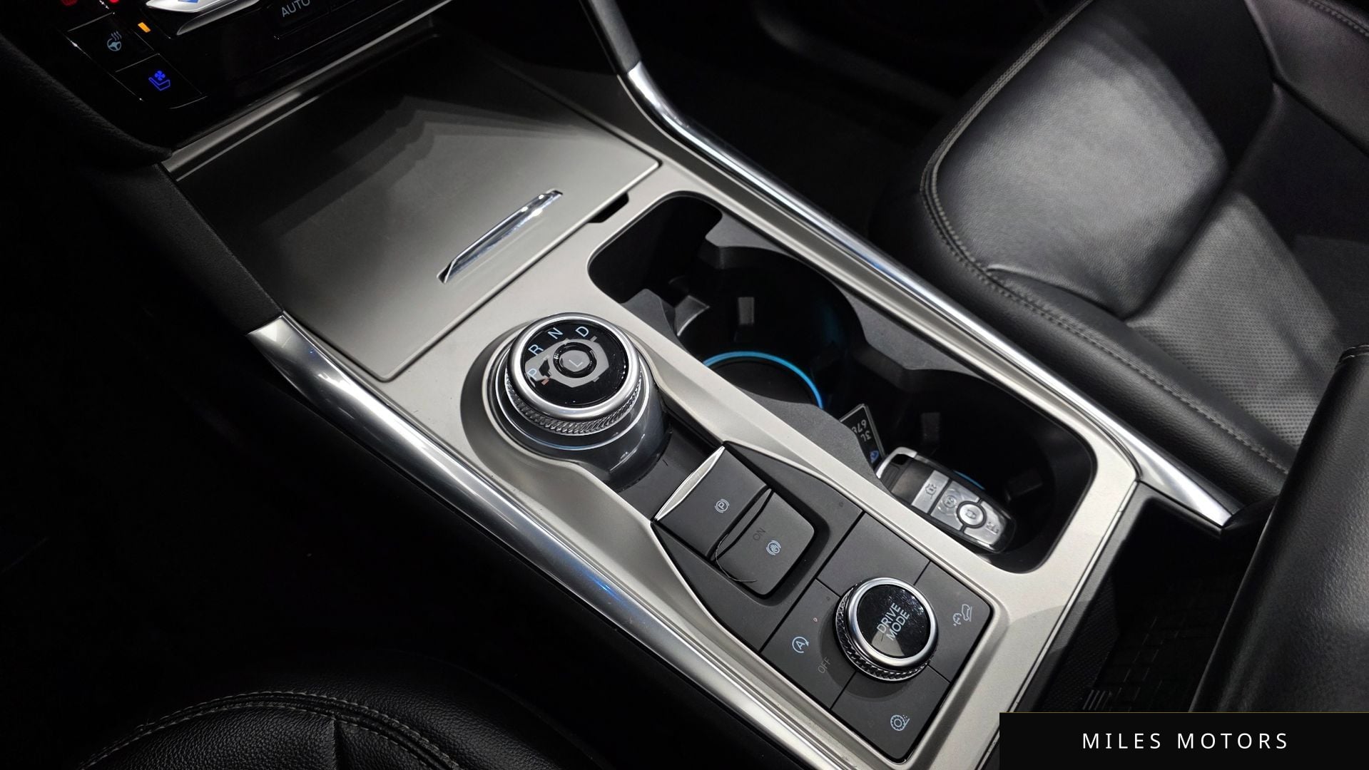 Ford Explorer 2021 — миниатюра 9