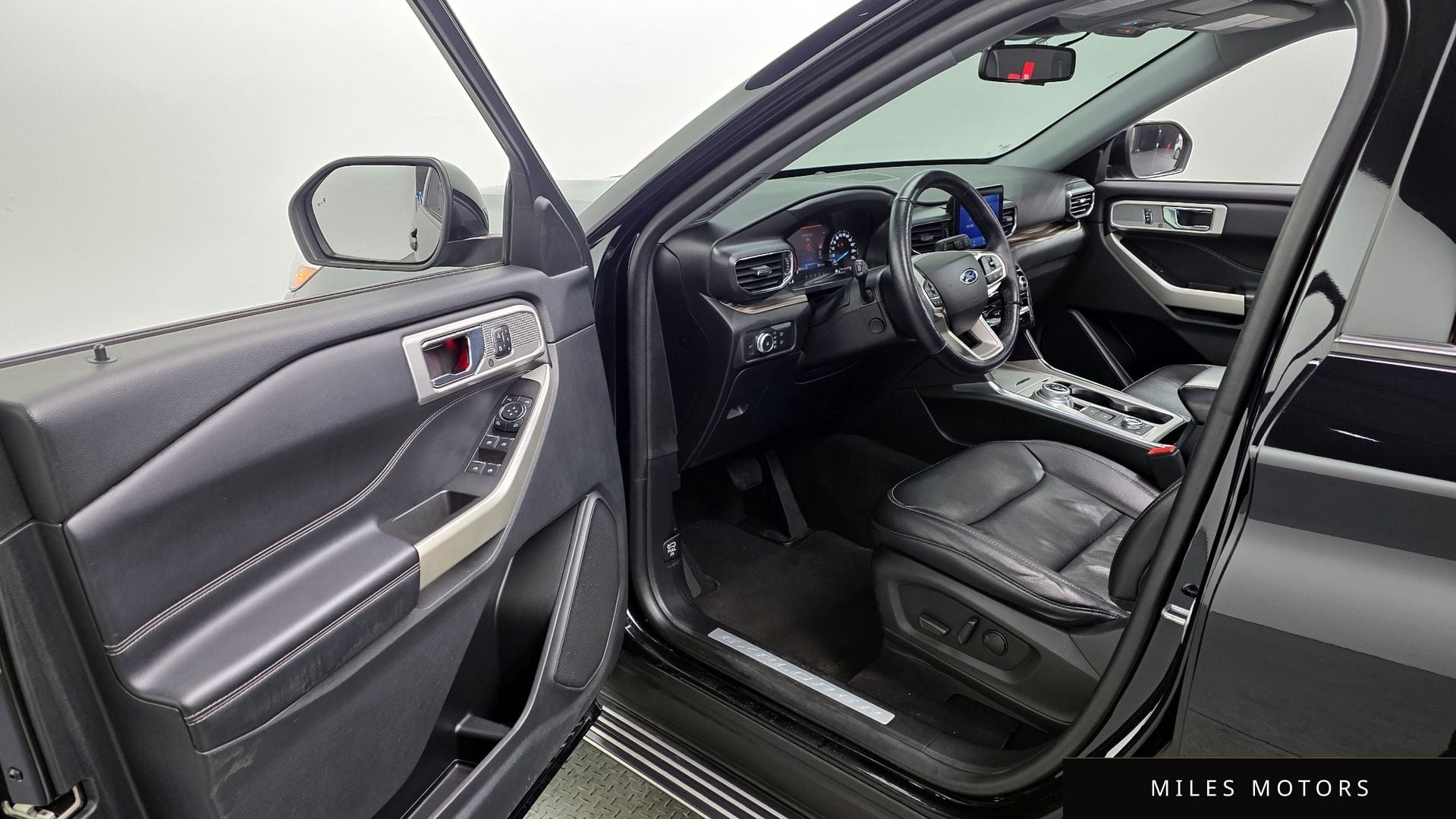Ford Explorer 2021 — миниатюра 10