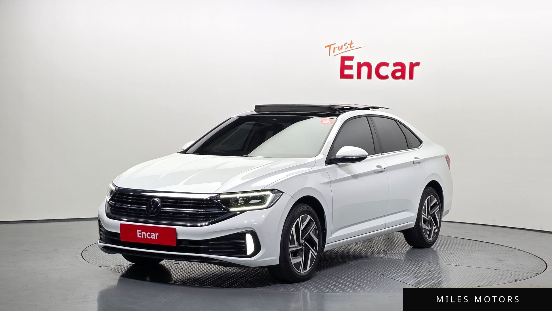 Volkswagen Jetta 2023 — фото 1 из 12