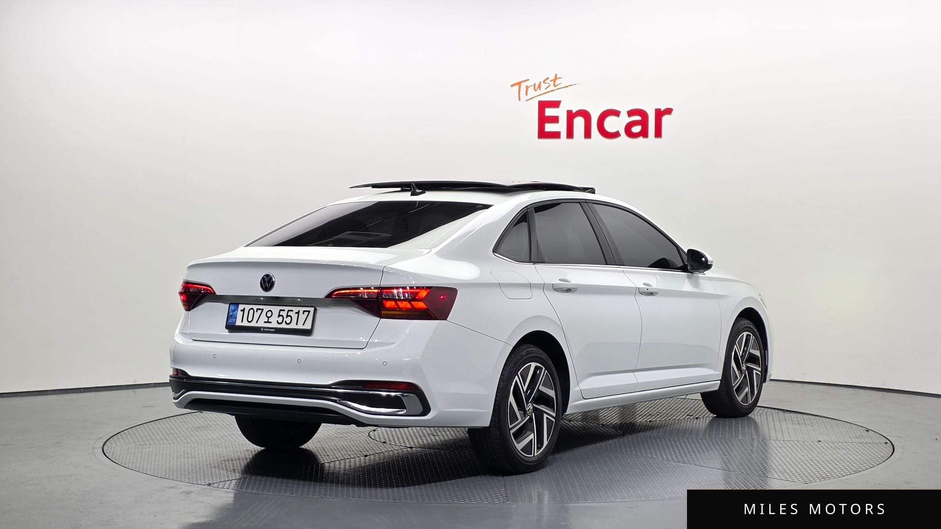 Volkswagen Jetta 2023 — миниатюра 2