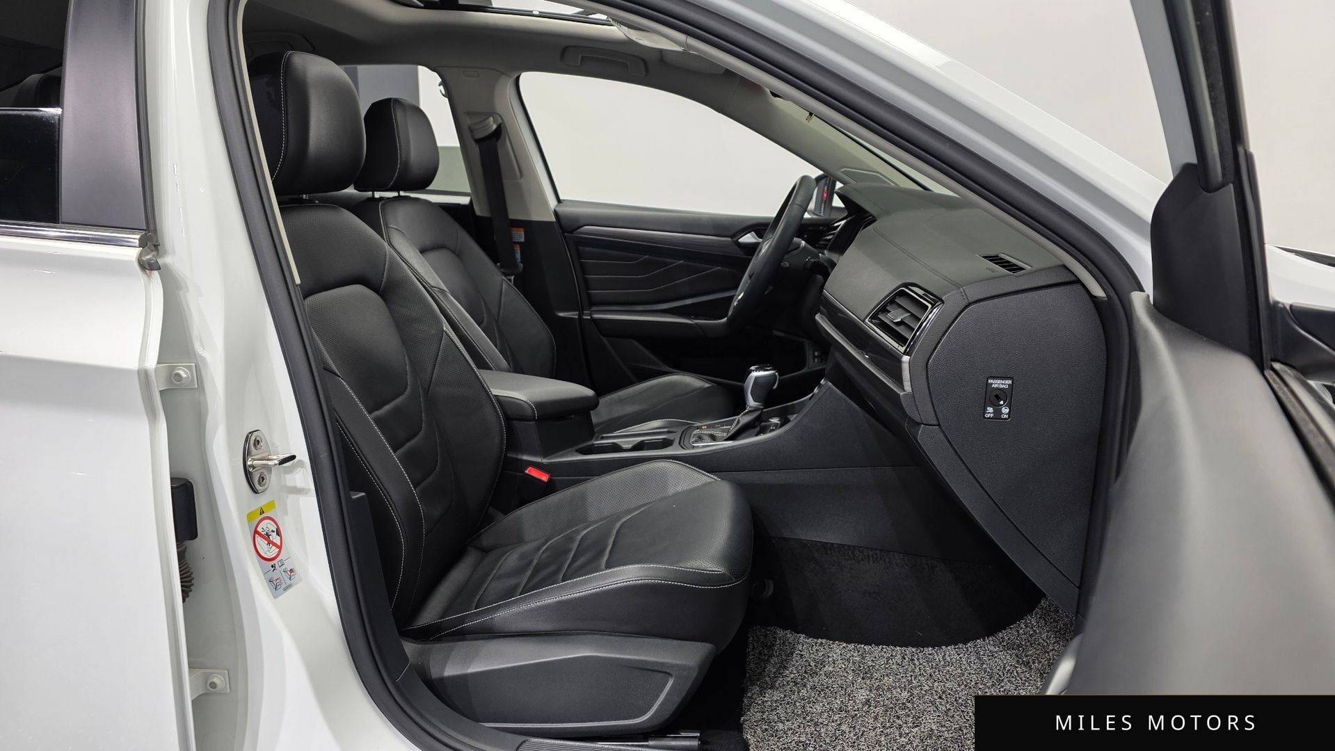 Volkswagen Jetta 2023 — миниатюра 11