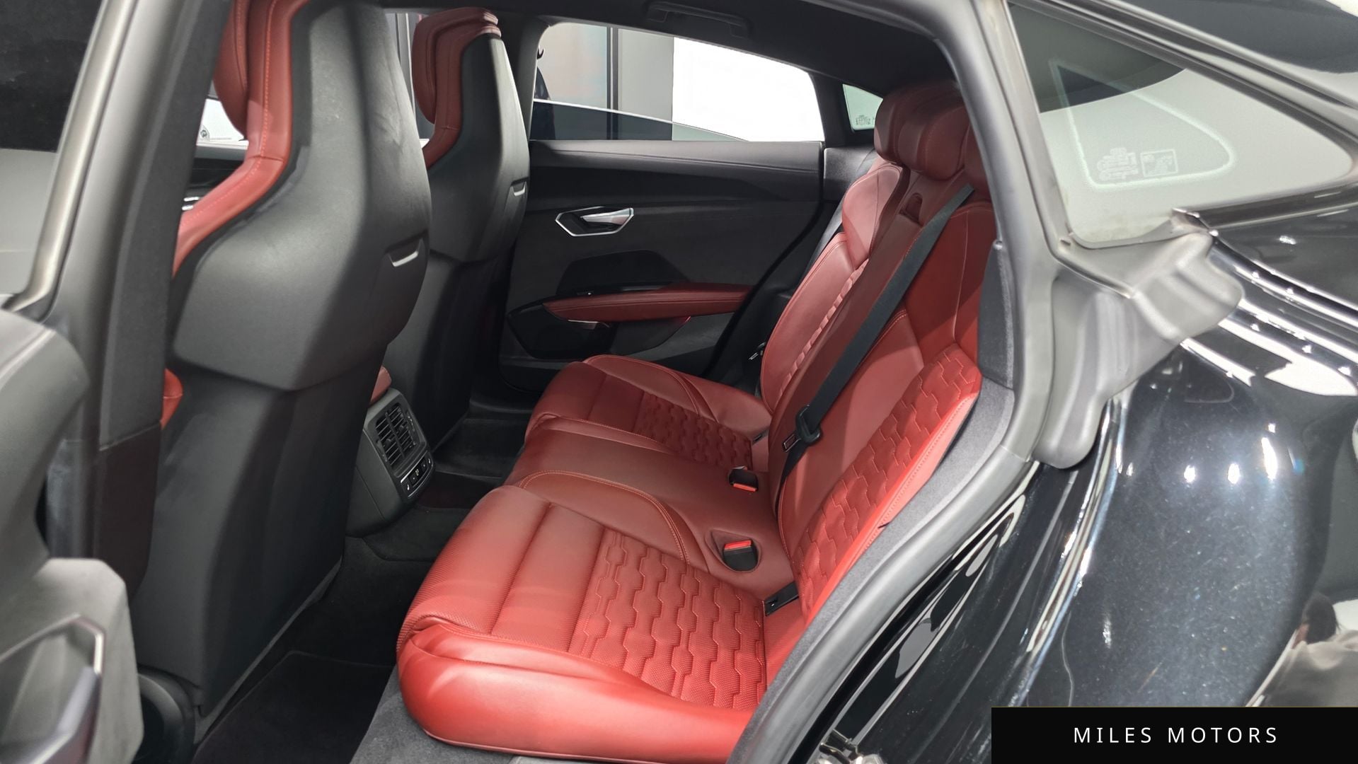 Audi e-tron GT 2022 — миниатюра 12