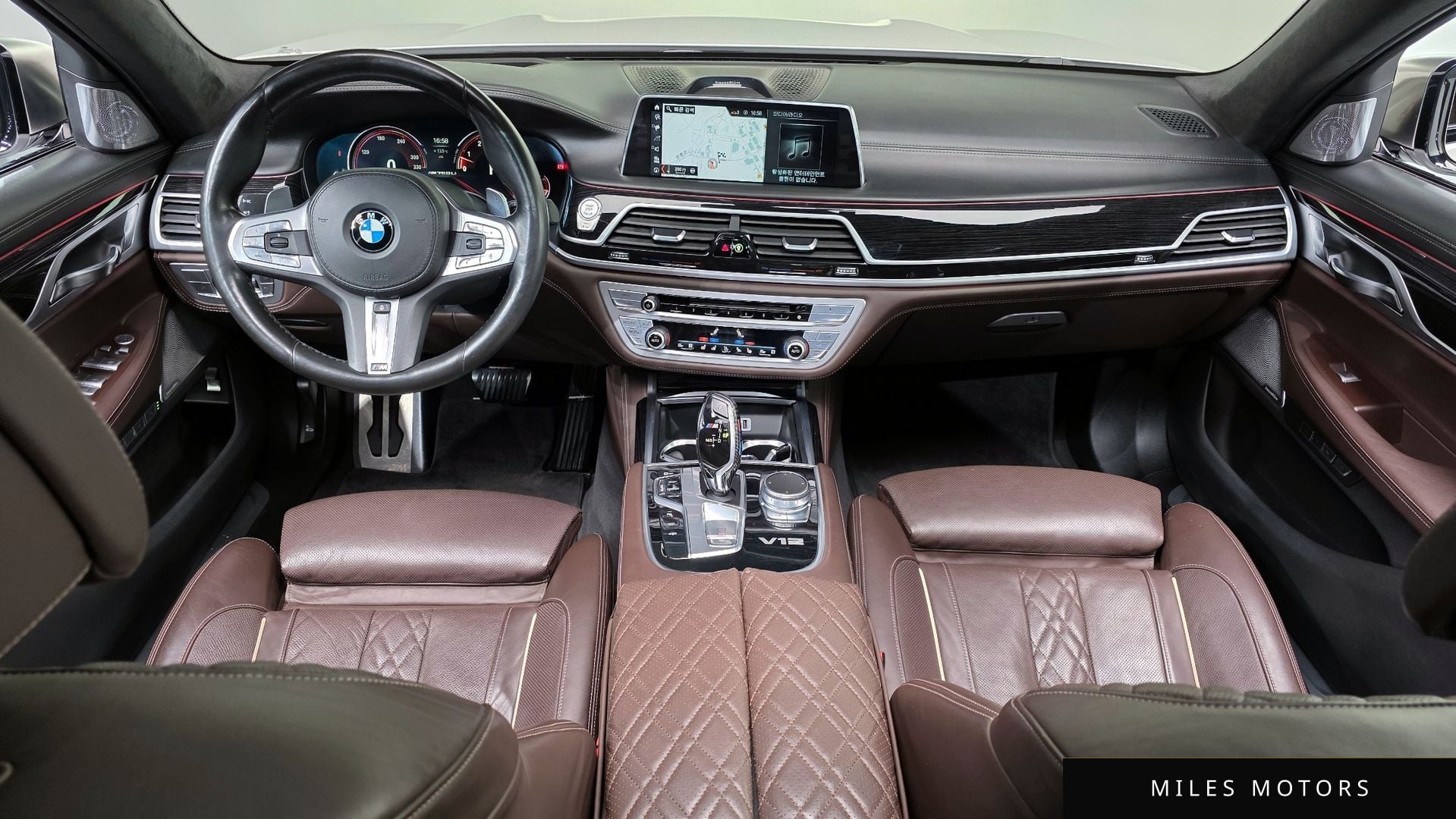 BMW 7 Series (G11) 2018 — миниатюра 7