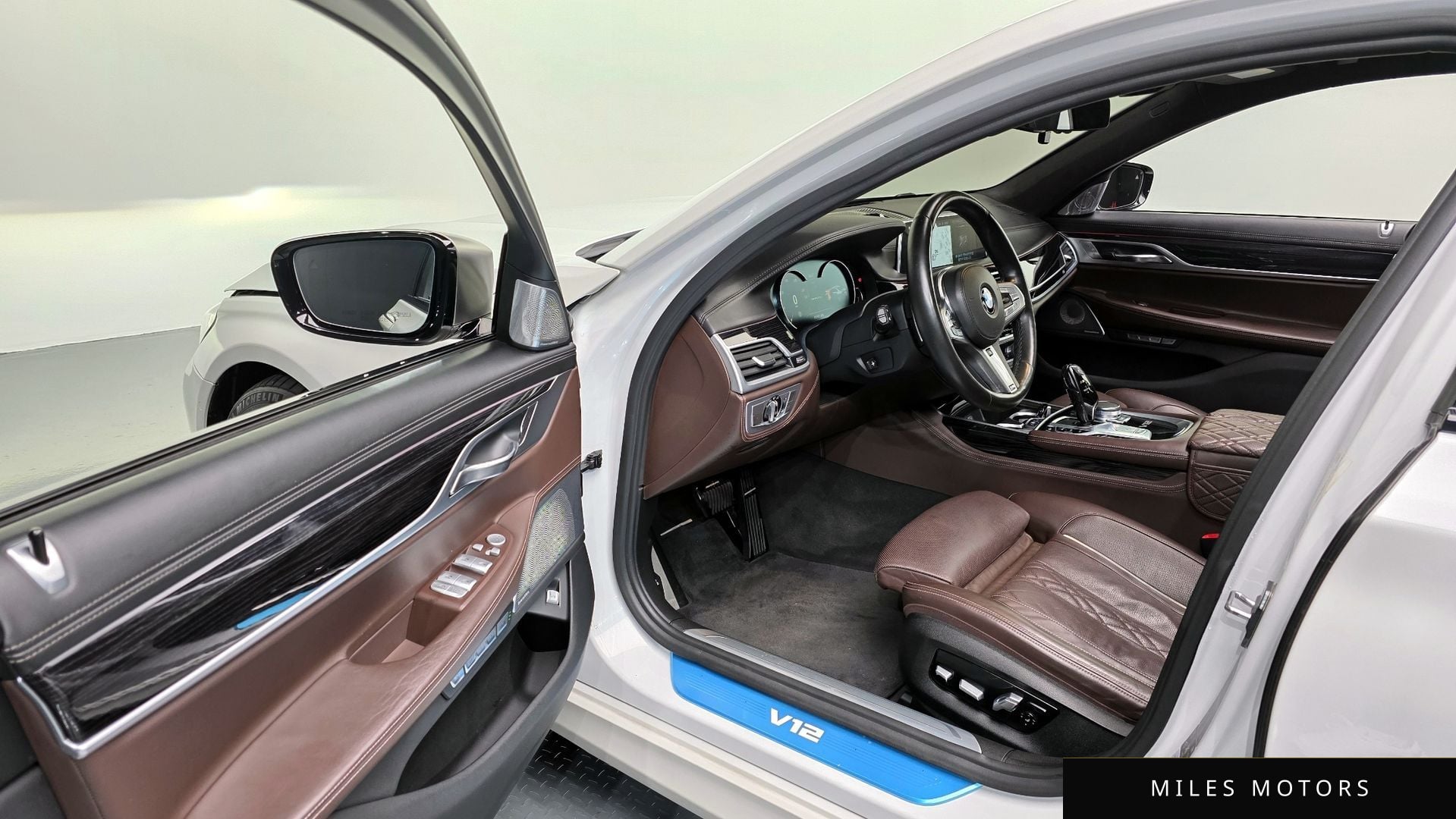 BMW 7 Series (G11) 2018 — миниатюра 11
