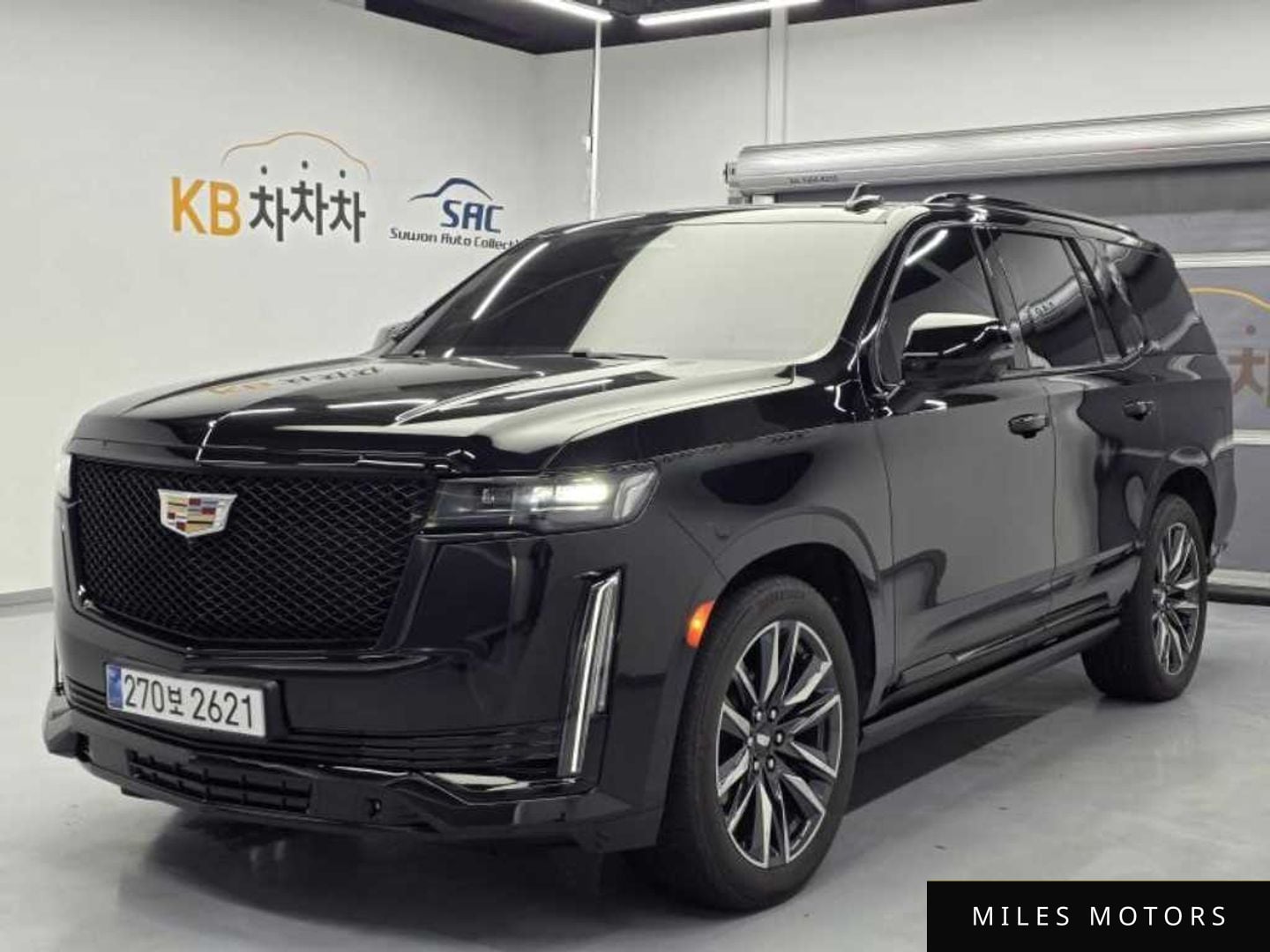 Cadillac Escalade 2023 — фото 1 из 12