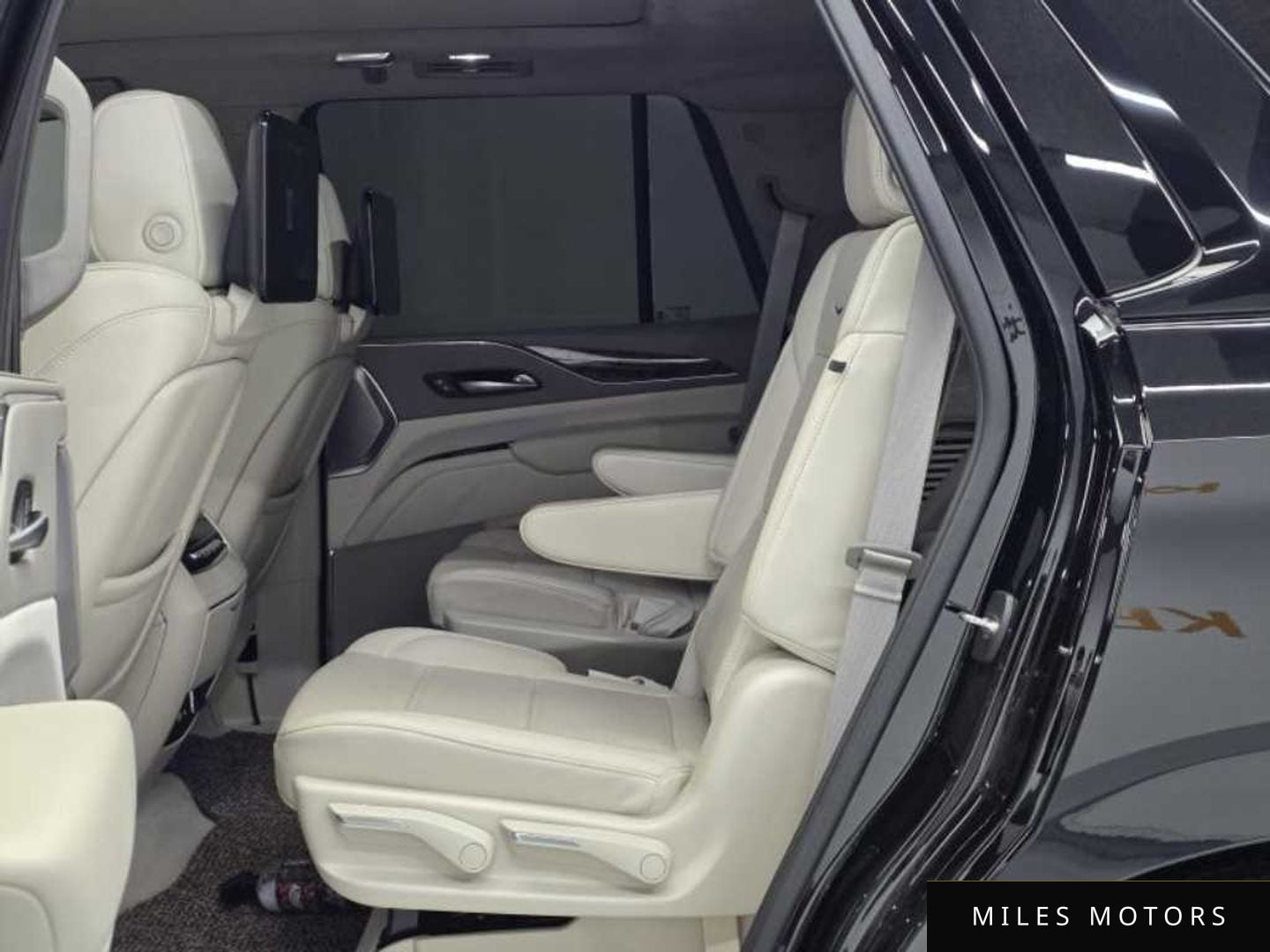 Cadillac Escalade 2023 — миниатюра 7