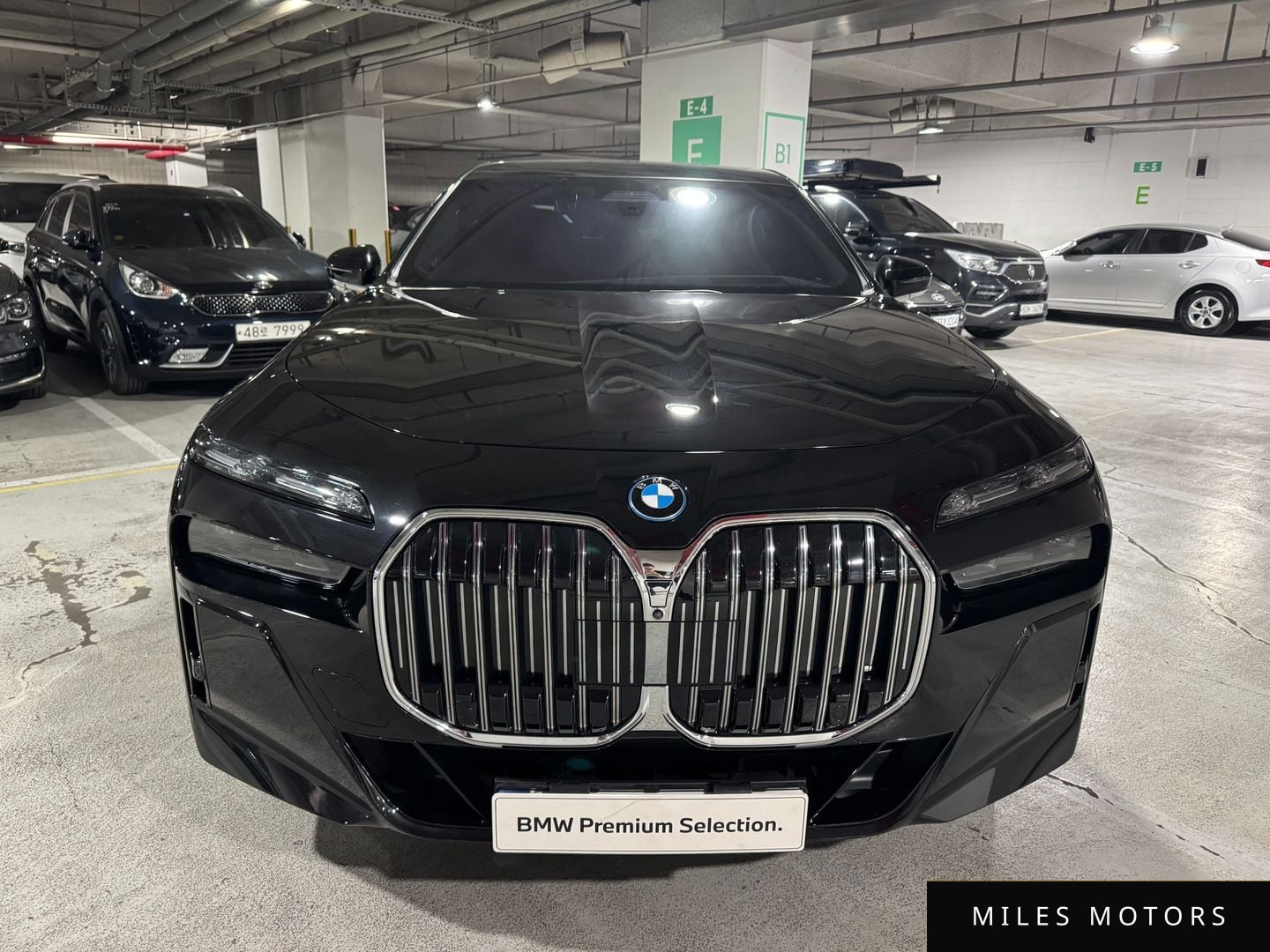 BMW 7 Series (G70) 2024 — миниатюра 3