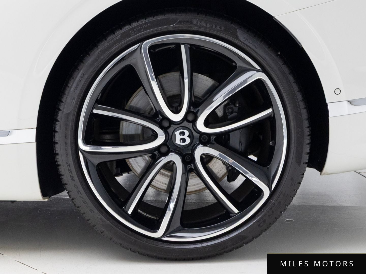 Bentley Continental GT 2023 — миниатюра 5