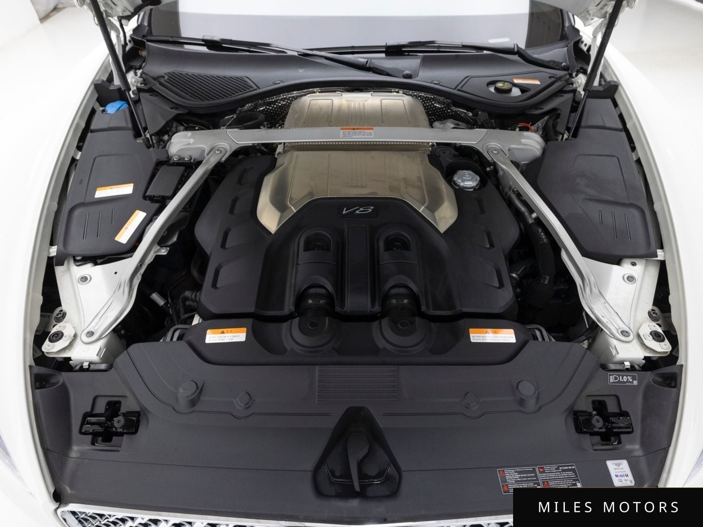 Bentley Continental GT 2023 — миниатюра 8