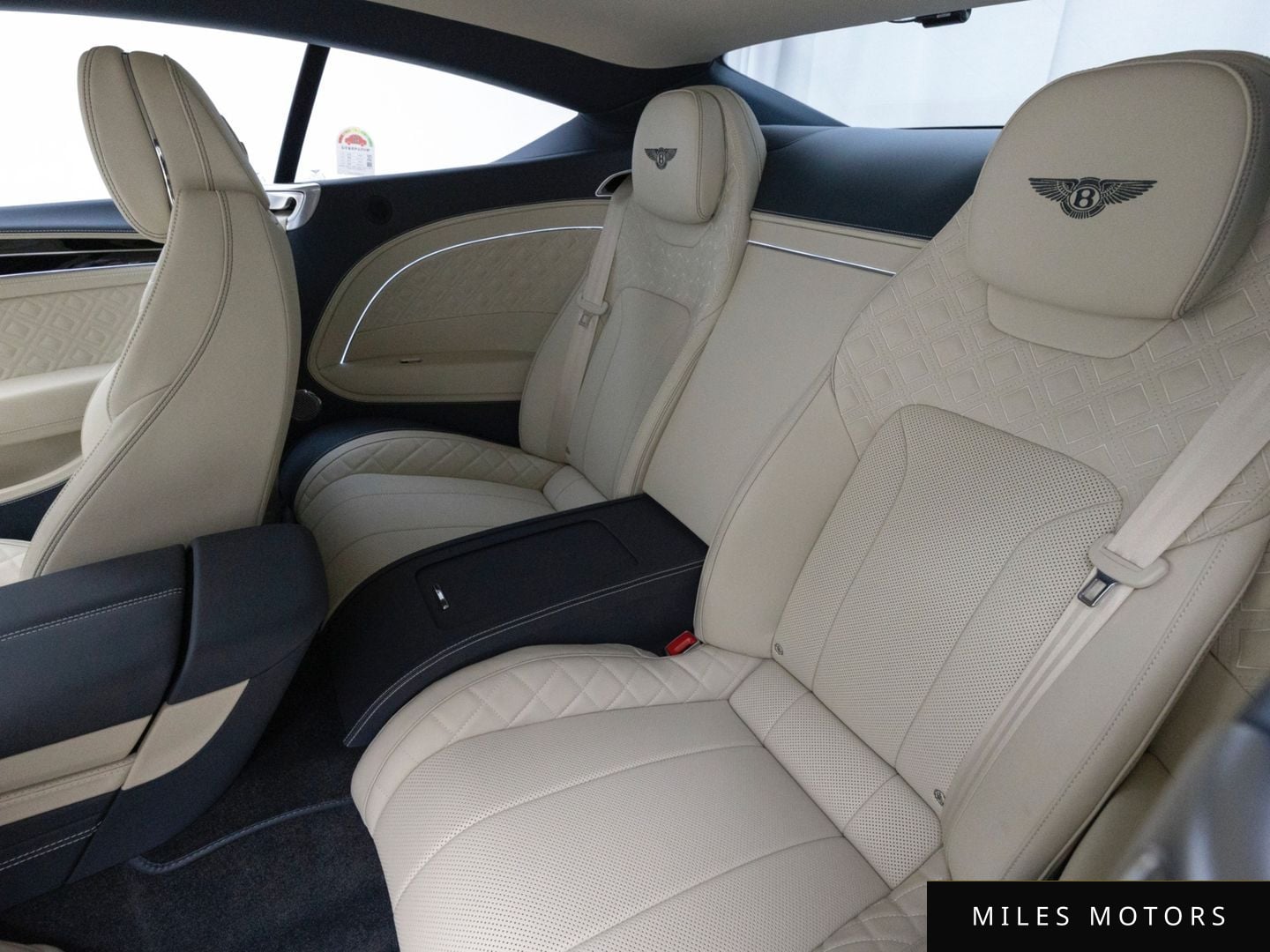Bentley Continental GT 2023 — миниатюра 12