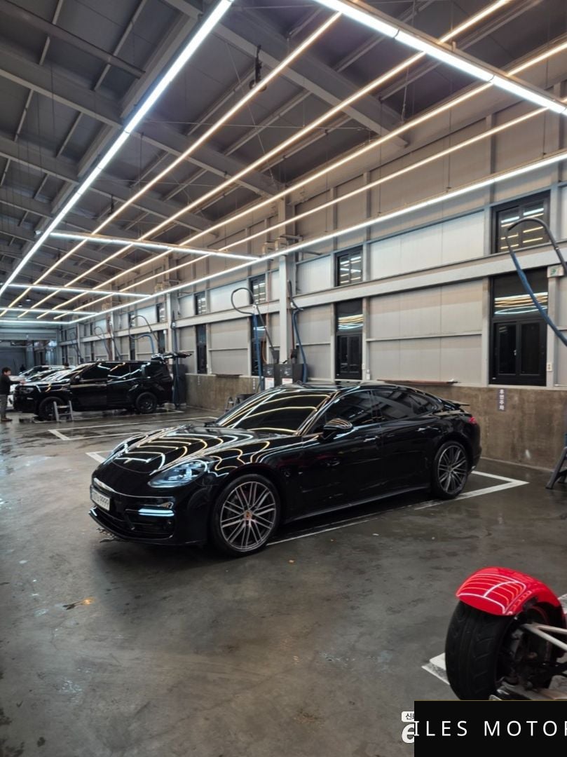 Porsche Panamera 2018 — миниатюра 4