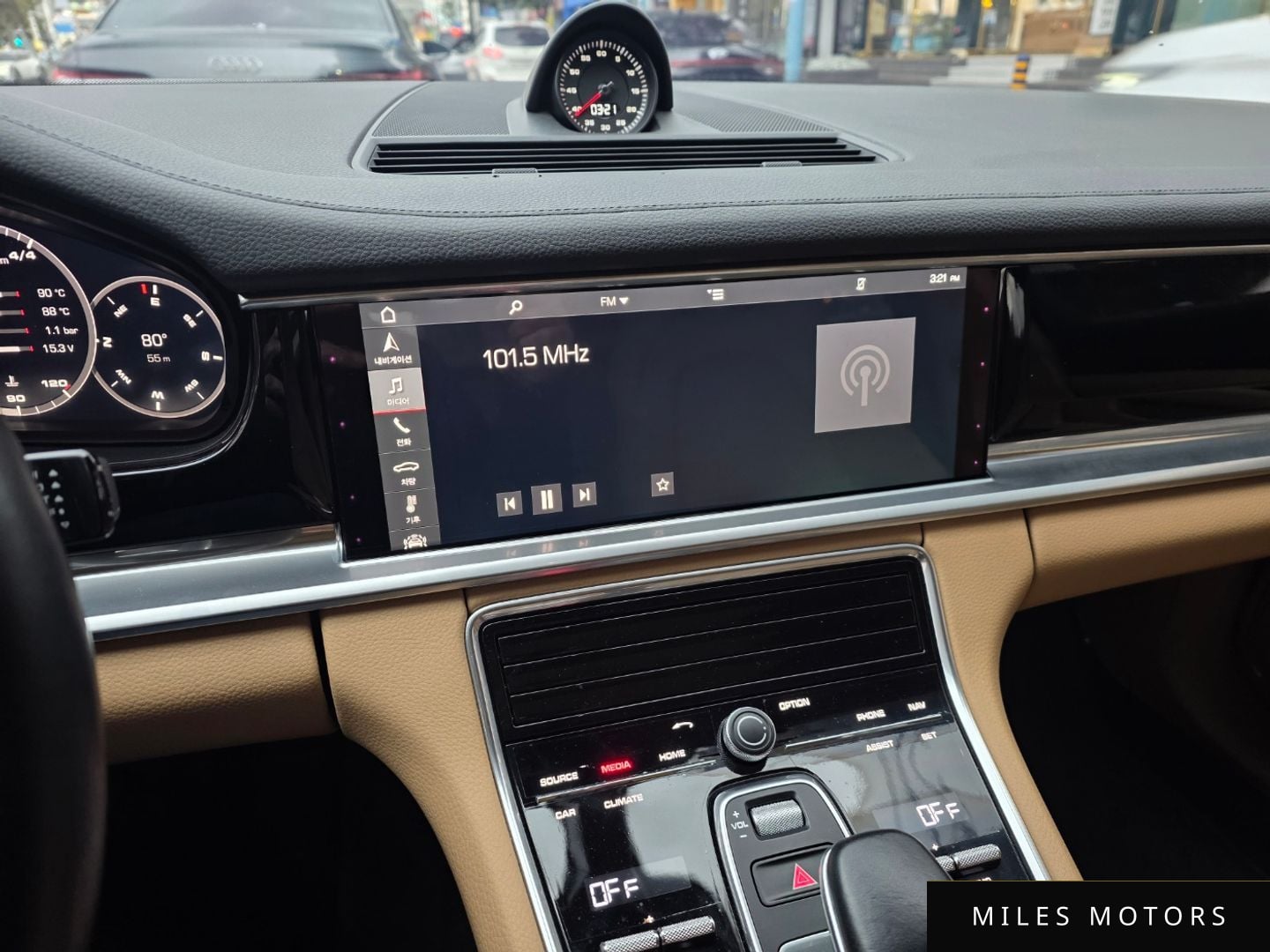 Porsche Panamera 2018 — миниатюра 11