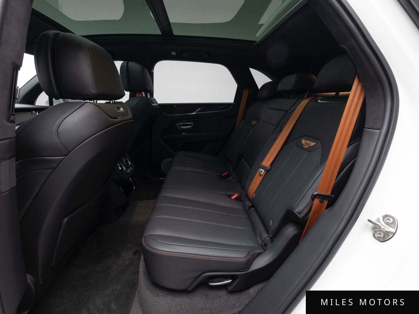Bentley Bentayga 2025 — миниатюра 12